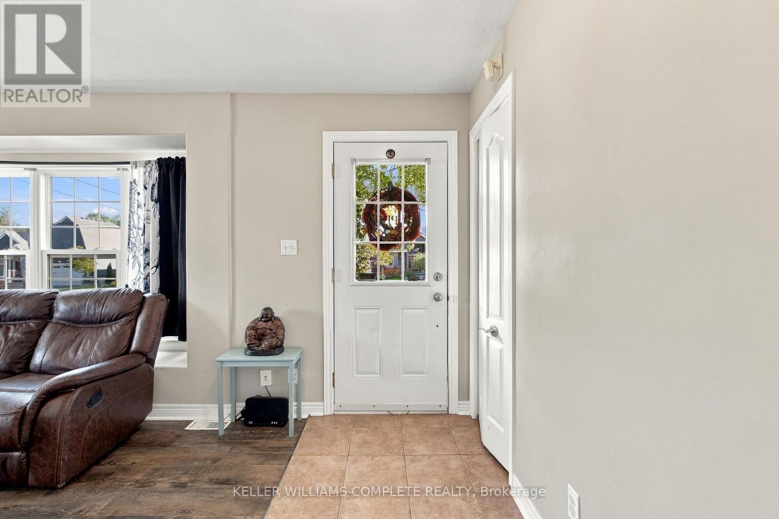 61 Prospect Point Road N, Fort Erie, Ontario  L0S 1N0 - Photo 5 - X14031842