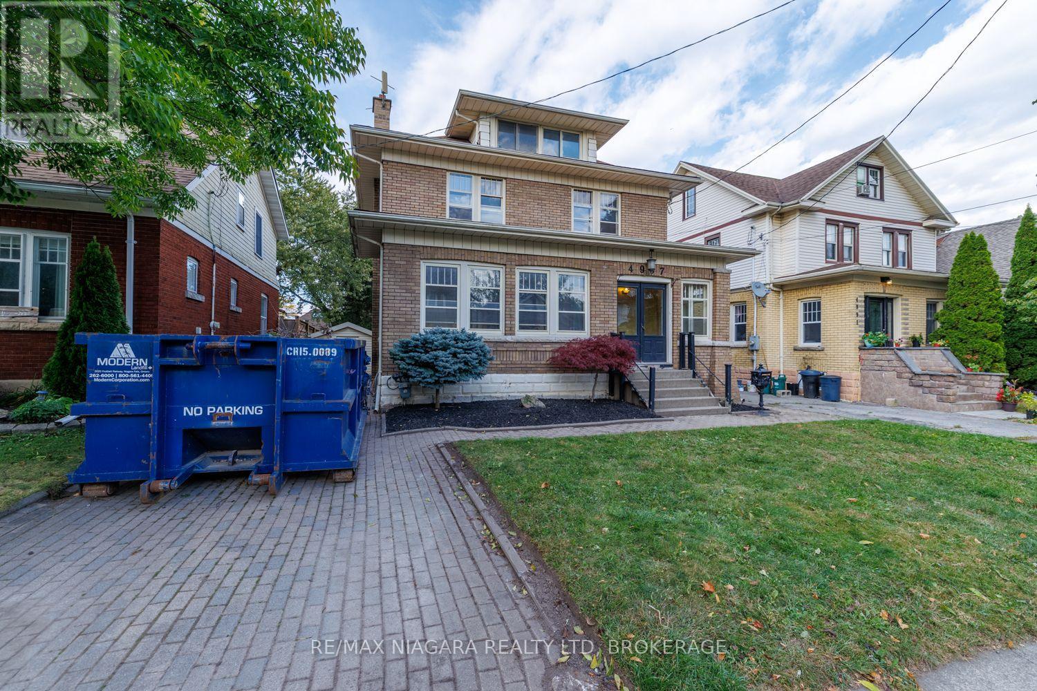 4997 Armoury Street, Niagara Falls, Ontario  L2E 1T3 - Photo 1 - X14033644