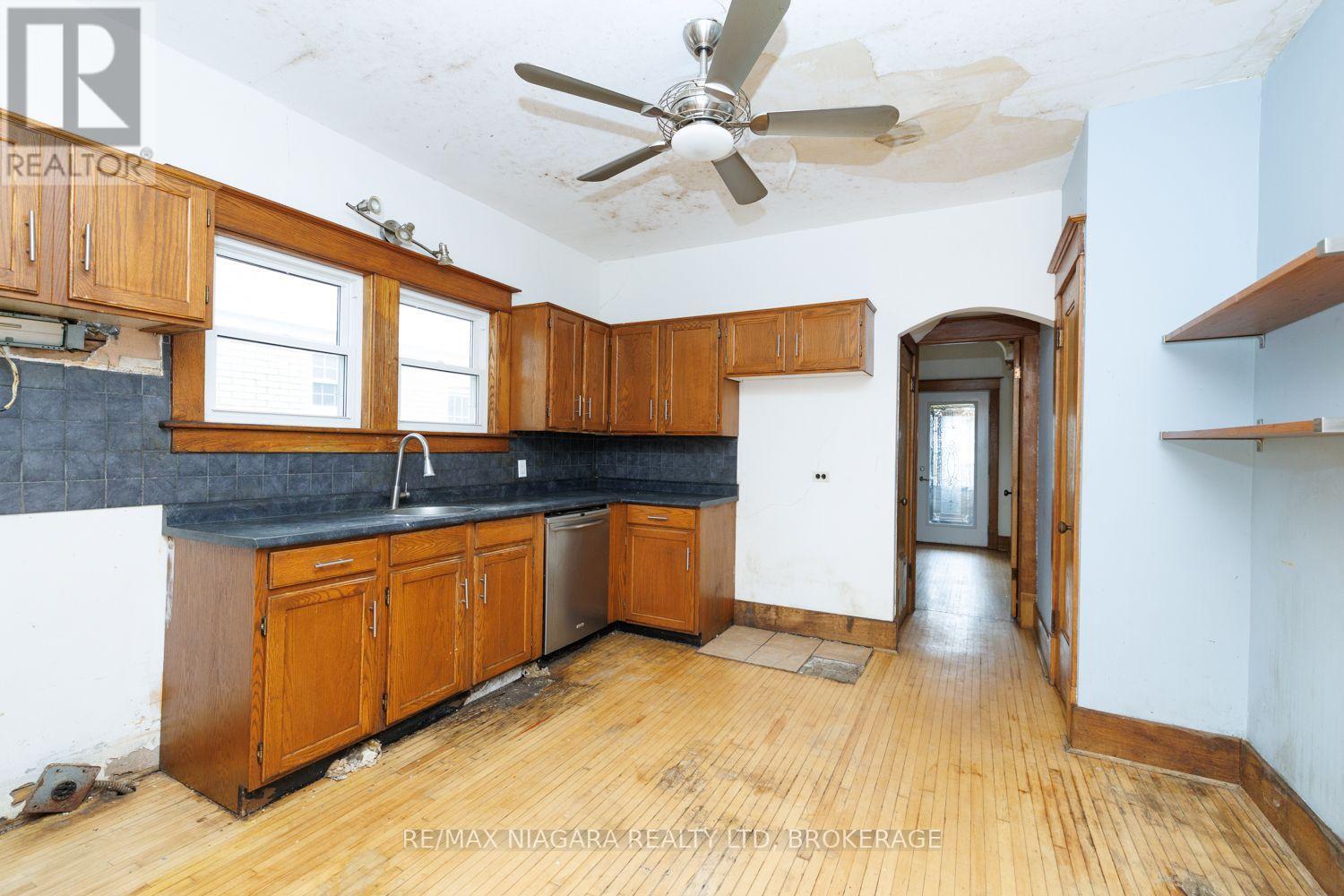 4997 Armoury Street, Niagara Falls, Ontario  L2E 1T3 - Photo 9 - X14033644