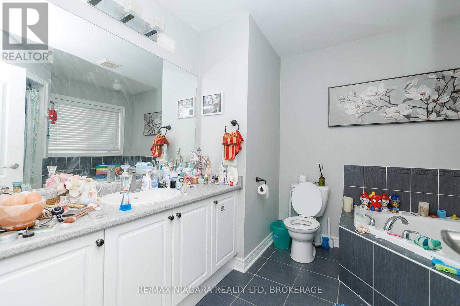 33 Colonel Lyall Street, St. Catharines, Ontario  L2P 0B3 - Photo 17 - X14034396