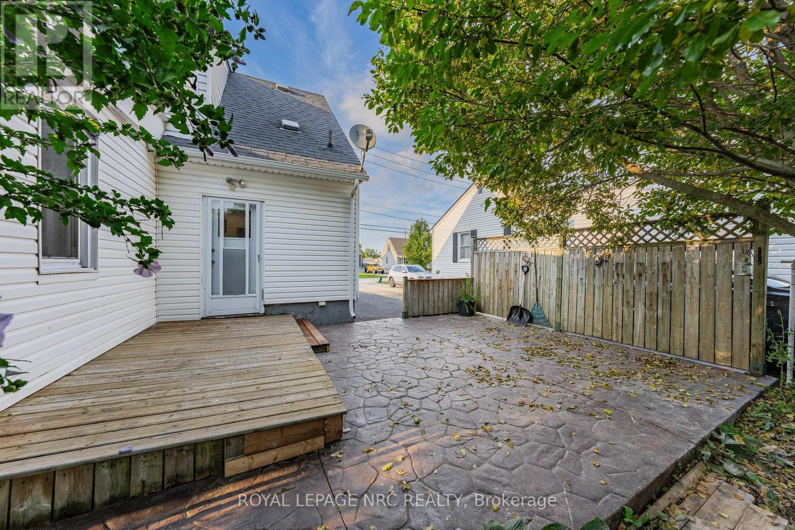 12 Admiral Road, St. Catharines, Ontario  L2P 1G5 - Photo 37 - X14034460