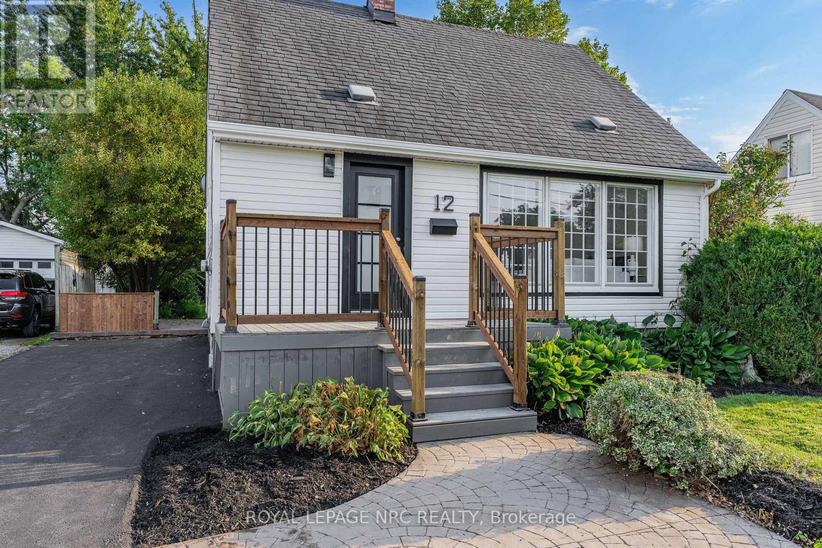 12 Admiral Road, St. Catharines, Ontario  L2P 1G5 - Photo 5 - X14034460