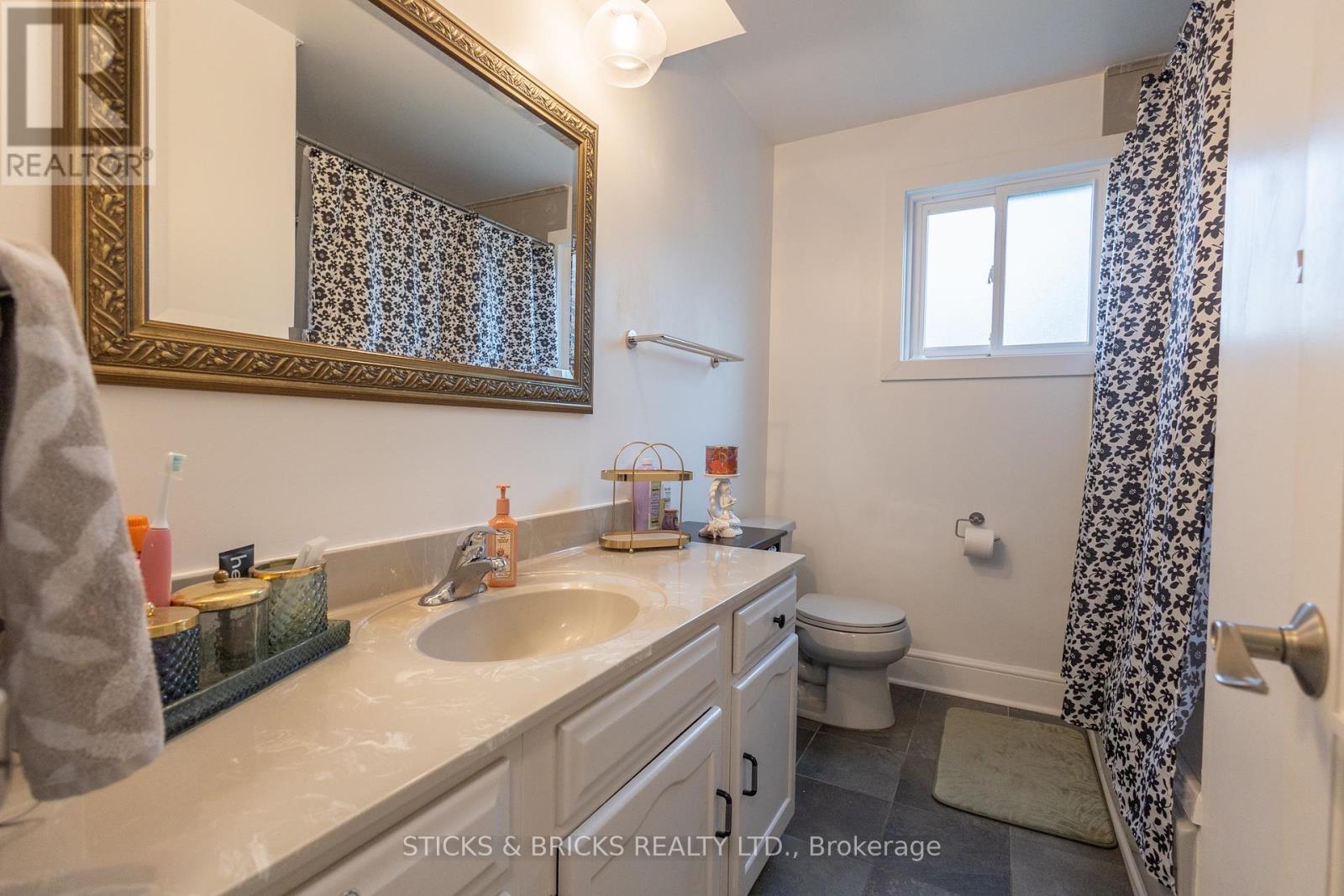 4479 Mitchell Avenue, Niagara Falls, Ontario  L2E 6R6 - Photo 11 - X14080698