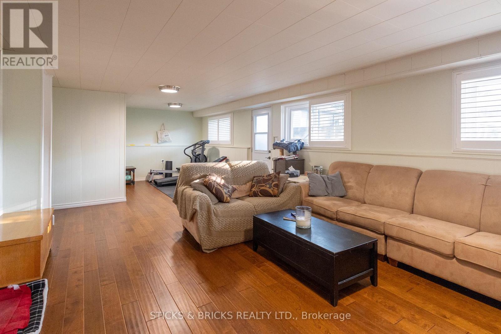 4479 Mitchell Avenue, Niagara Falls, Ontario  L2E 6R6 - Photo 20 - X14080698