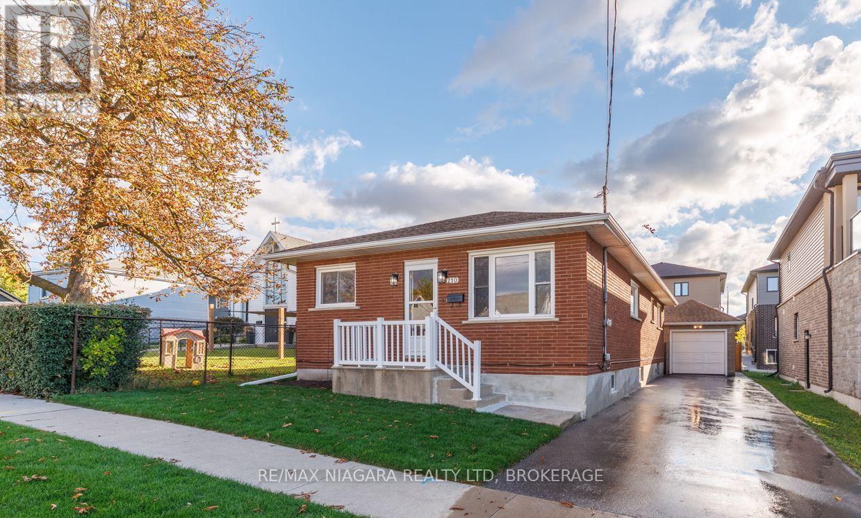 210 Taylor Street, Thorold, Ontario  L2V 1C3 - Photo 1 - X14081594