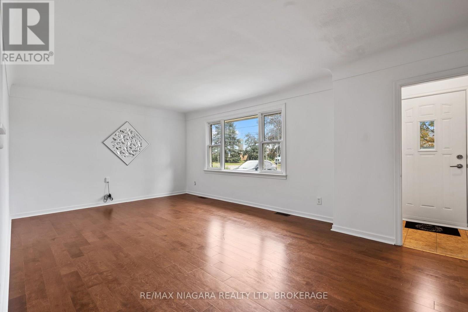 241 Bertie Street, Fort Erie, Ontario  L2A 1Z5 - Photo 5 - X14082250