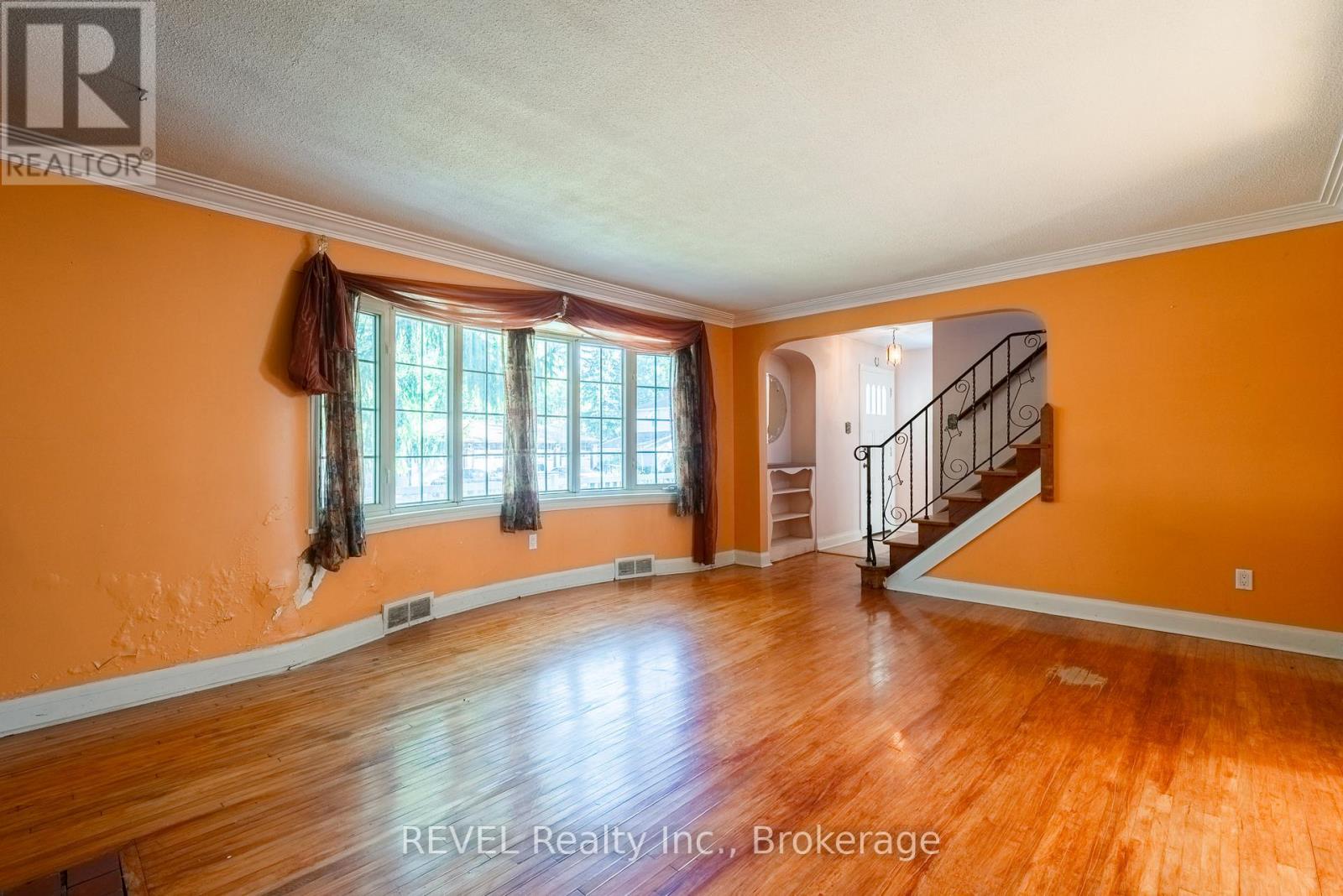 7044 Leeming Street, Niagara Falls, Ontario  L2G 1L3 - Photo 11 - X14085406