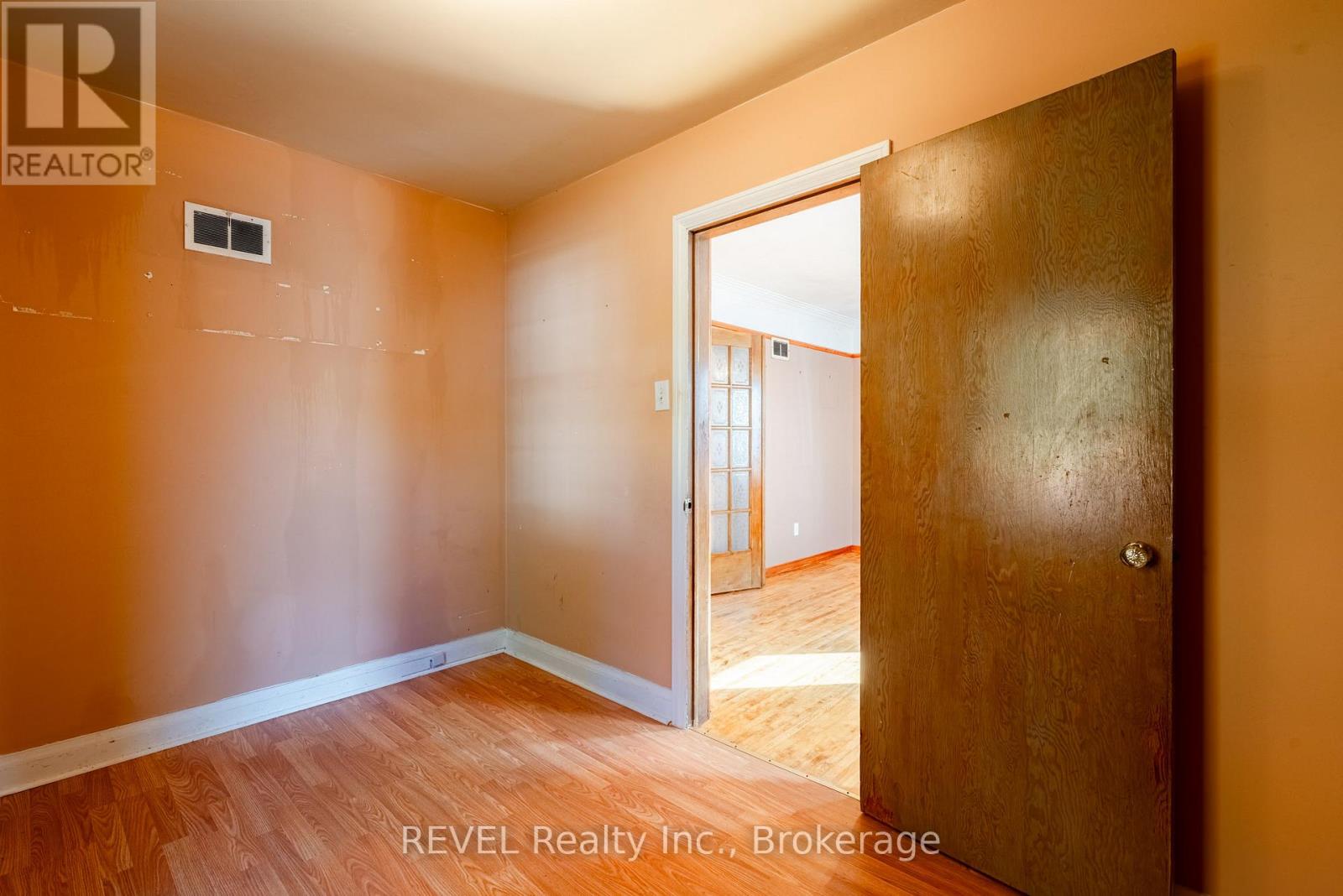 7044 Leeming Street, Niagara Falls, Ontario  L2G 1L3 - Photo 18 - X14085406