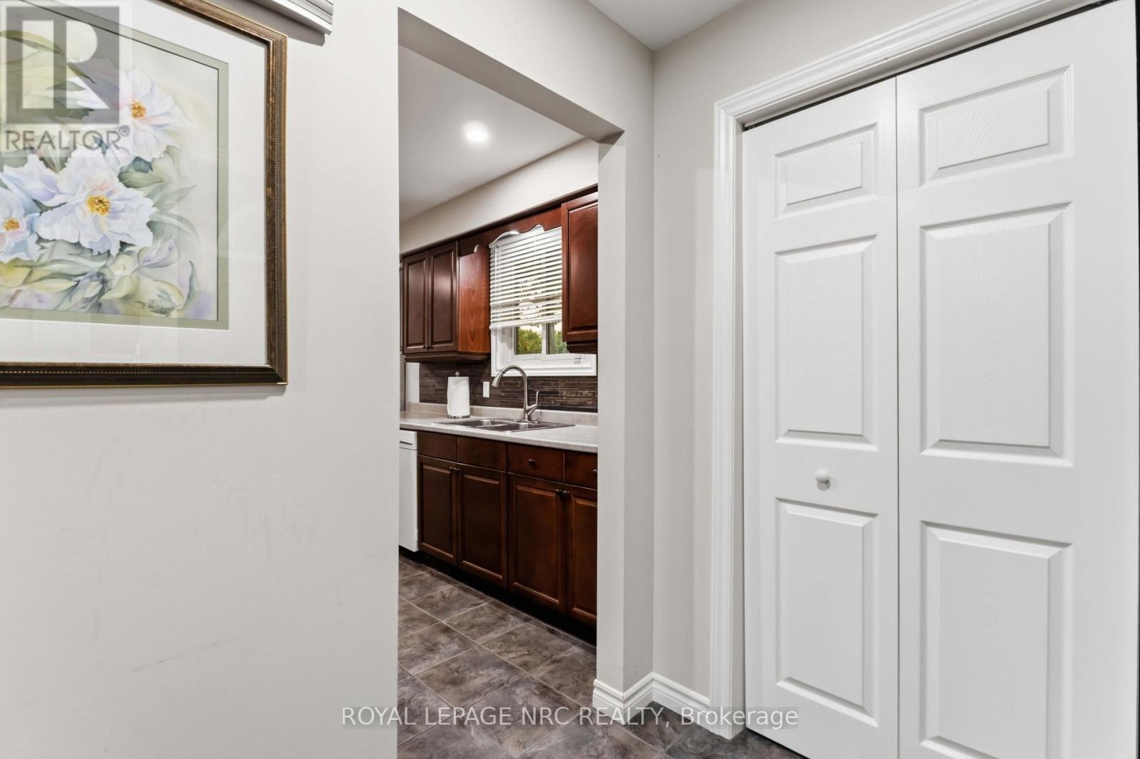 18 October Drive, St. Catharines, Ontario  L2N 6T2 - Photo 7 - X14091842