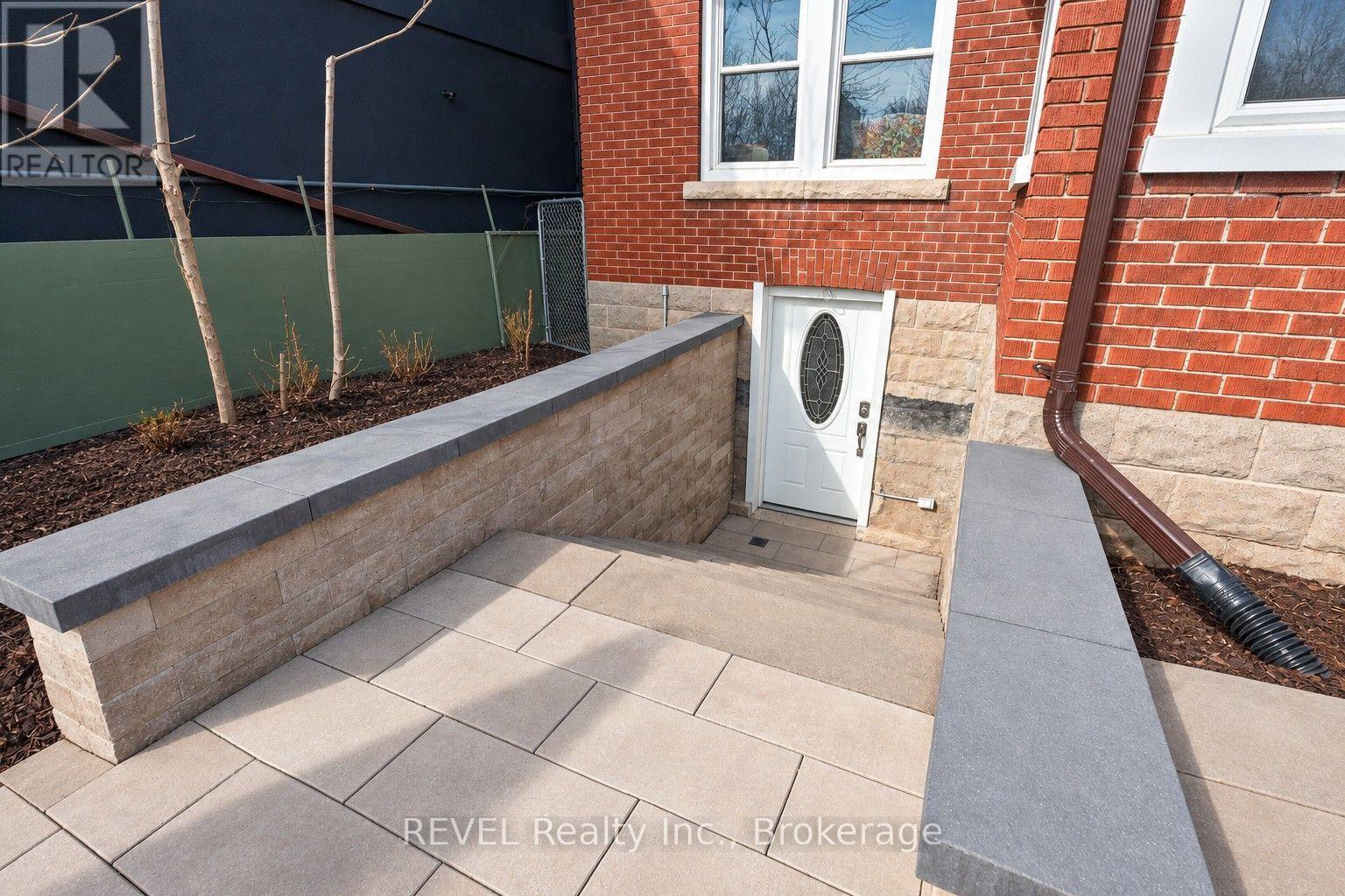 Lower - 6801 Lundy's Lane, Niagara Falls, Ontario  L2G 1V6 - Photo 1 - X14092428