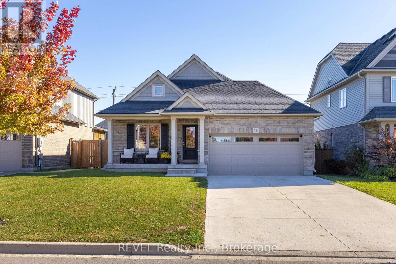 20 Elliot Street, Thorold, Ontario  L2V 0E6 - Photo 1 - X14096538