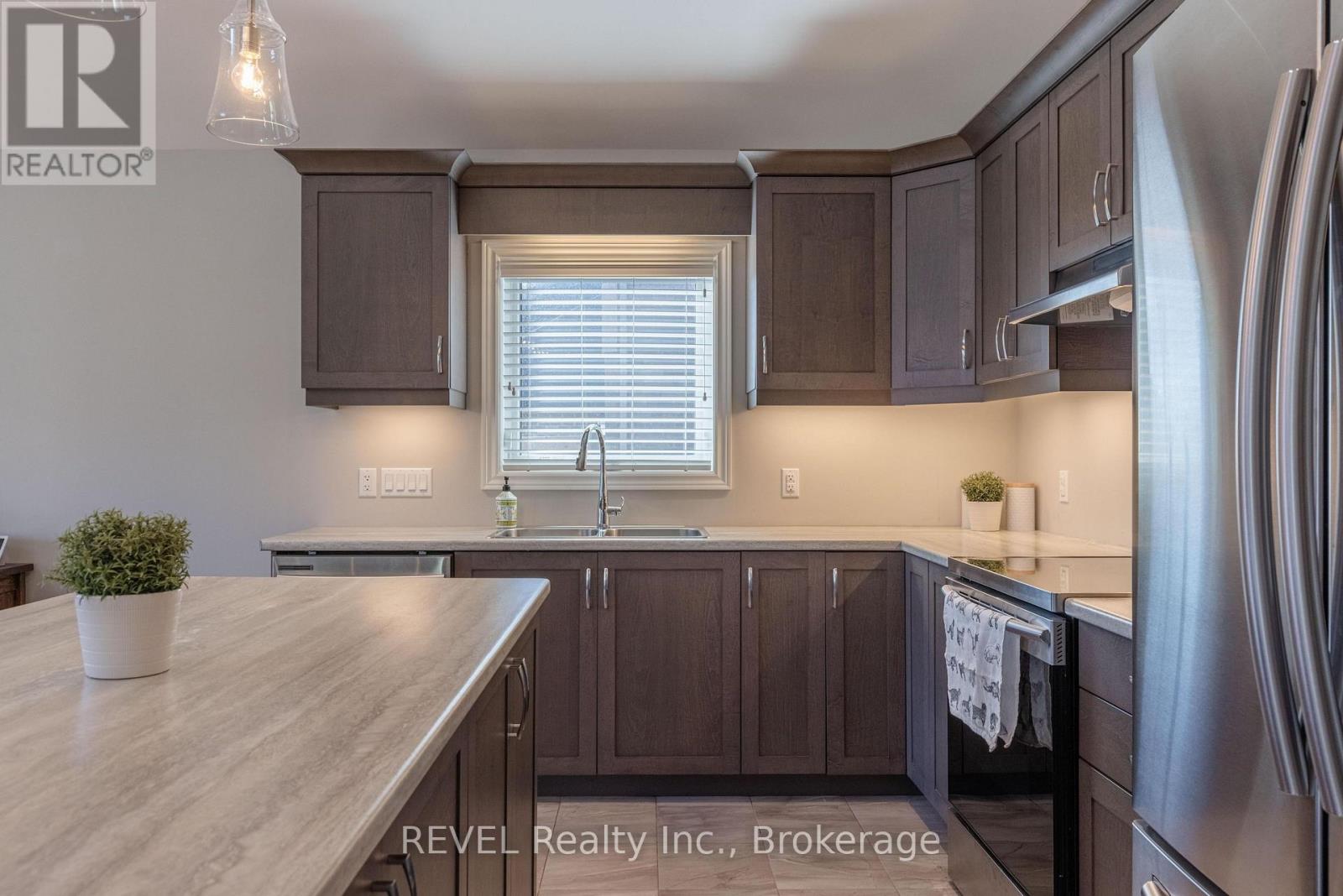 20 Elliot Street, Thorold, Ontario  L2V 0E6 - Photo 7 - X14096538