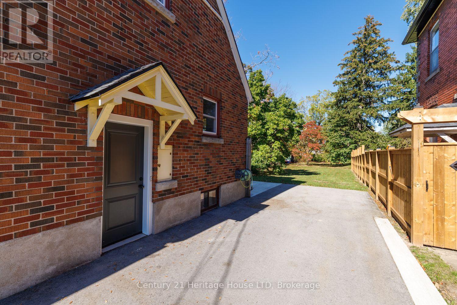 222 Phipps Street, Fort Erie, Ontario  L2A 2V5 - Photo 4 - X14097728
