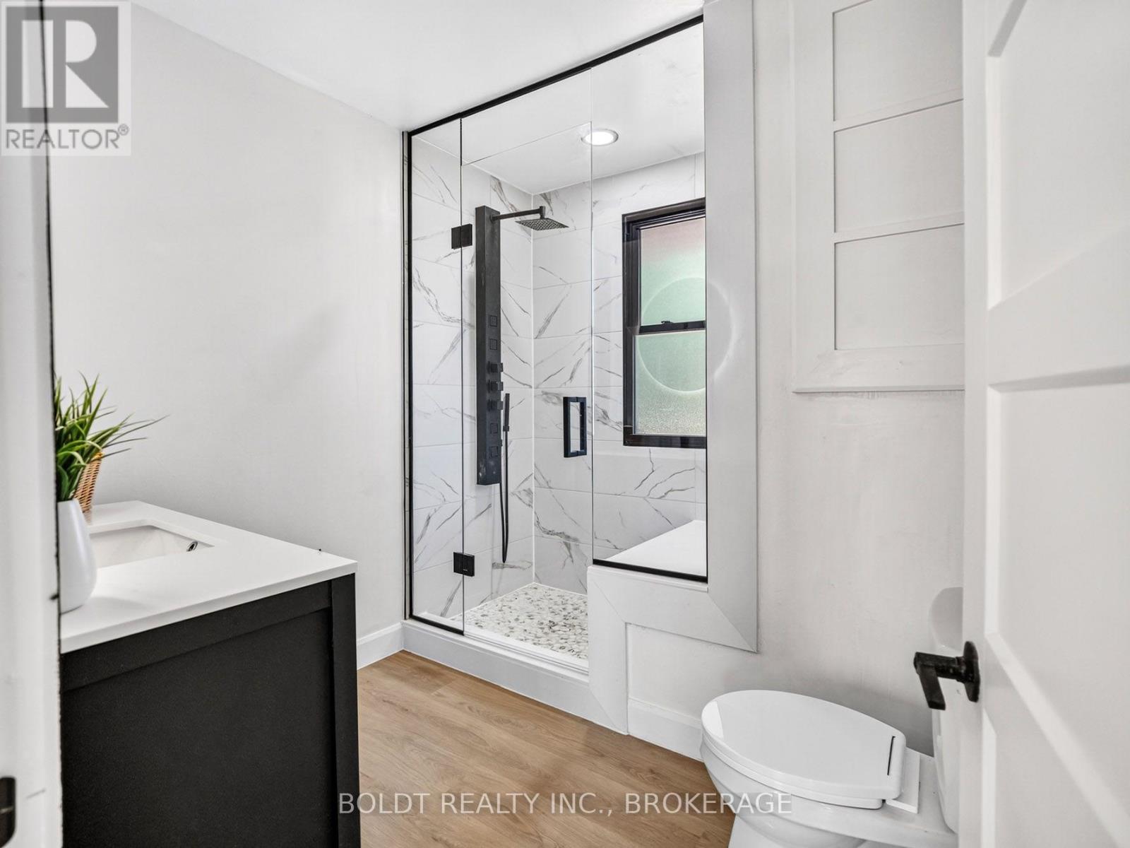 6221 Lyons Creek Road, Niagara Falls, Ontario  L2G 0L9 - Photo 16 - X14098050