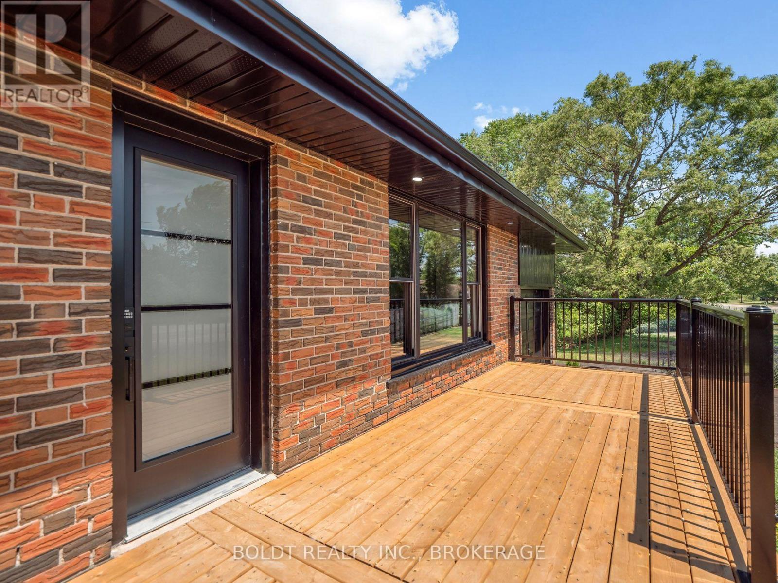 6221 Lyons Creek Road, Niagara Falls, Ontario  L2G 0L9 - Photo 3 - X14098050
