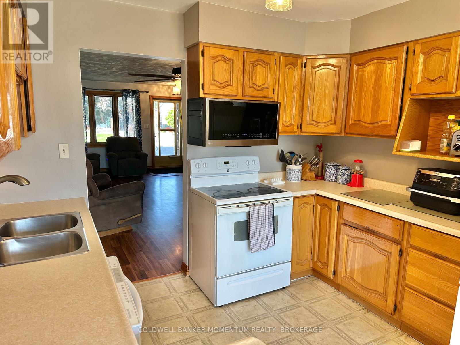 38 Mann Avenue, Norfolk, Ontario  N3Y 5J2 - Photo 5 - X14100958