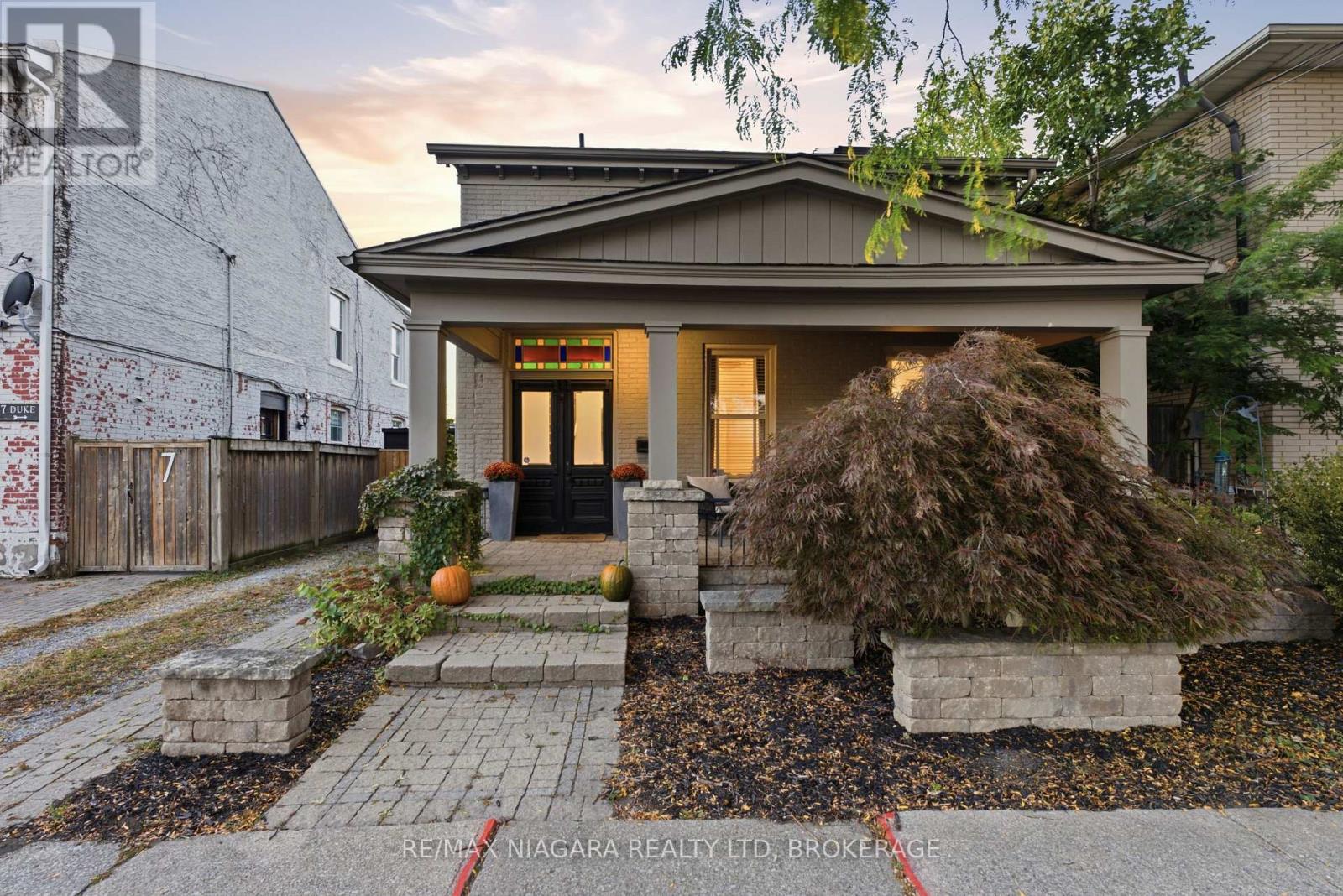 9 Duke Street, St. Catharines, Ontario  L2R 5W1 - Photo 1 - X14101430