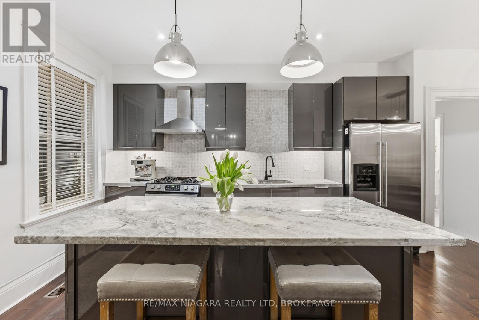9 Duke Street, St. Catharines, Ontario  L2R 5W1 - Photo 12 - X14101430