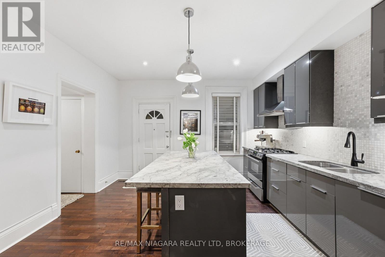 9 Duke Street, St. Catharines, Ontario  L2R 5W1 - Photo 19 - X14101430