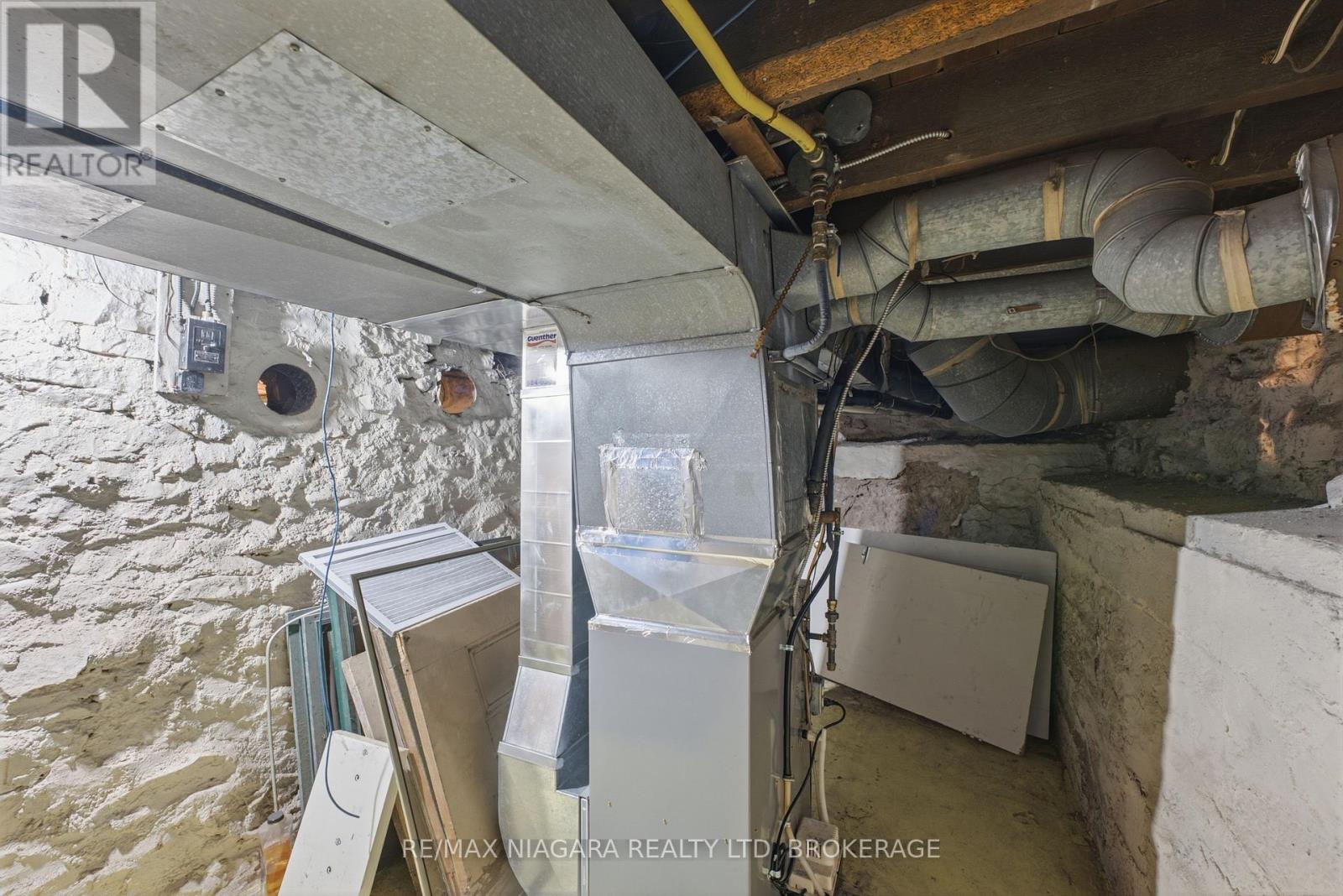 9 Duke Street, St. Catharines, Ontario  L2R 5W1 - Photo 27 - X14101430