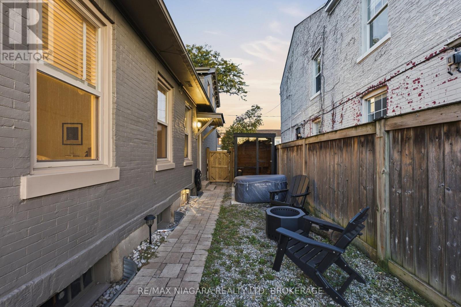 9 Duke Street, St. Catharines, Ontario  L2R 5W1 - Photo 43 - X14101430