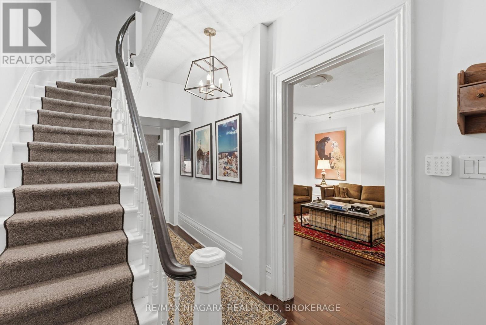 9 Duke Street, St. Catharines, Ontario  L2R 5W1 - Photo 5 - X14101430