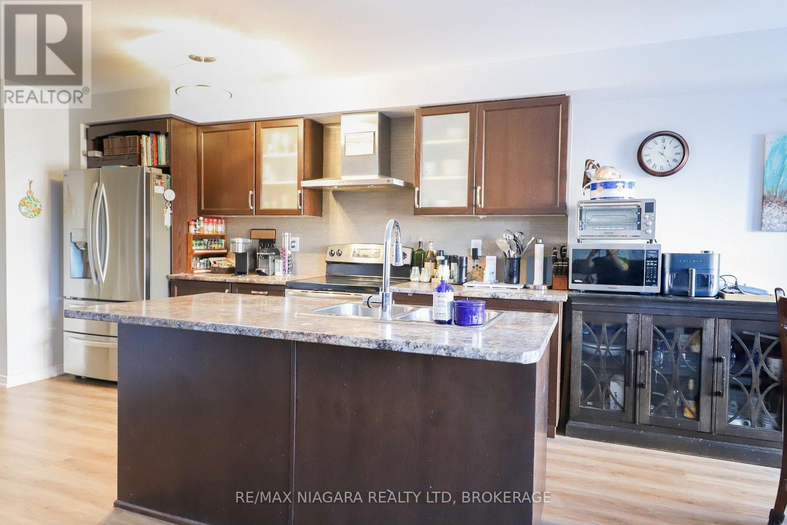 8532 Nightshade Street, Niagara Falls, Ontario  L2H 2Y6 - Photo 6 - X14106116