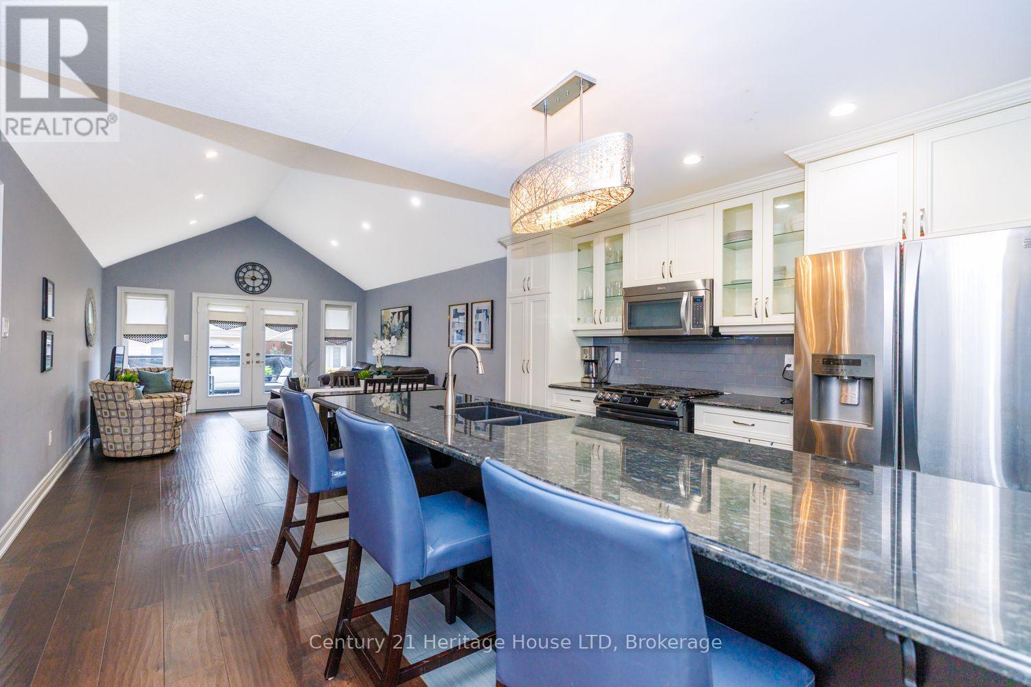 7 Kenmar Court, St. Catharines, Ontario  L2P 0E4 - Photo 6 - X14107590