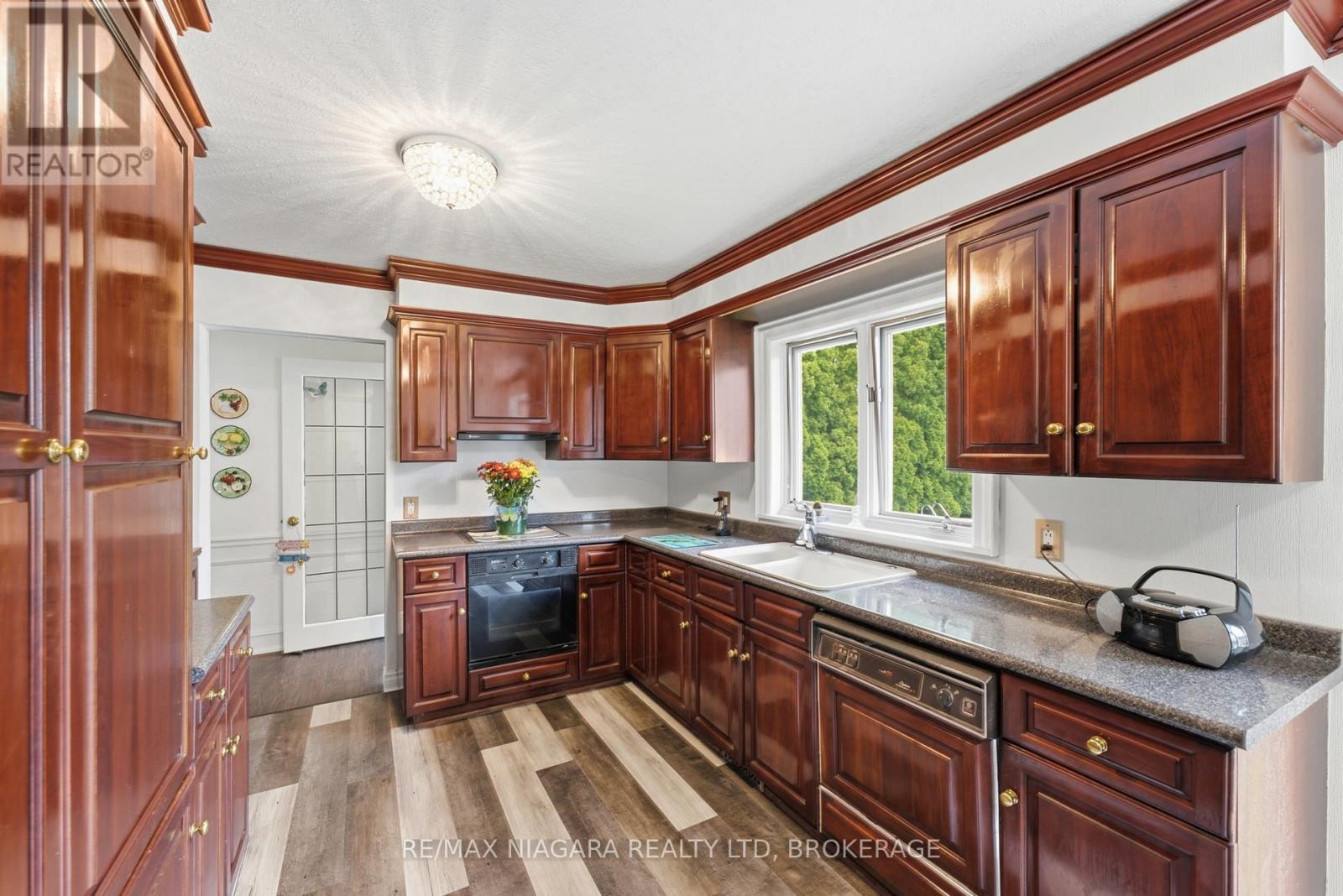 20 Arthur Street, St. Catharines, Ontario  L2M 1G9 - Photo 8 - X14107782