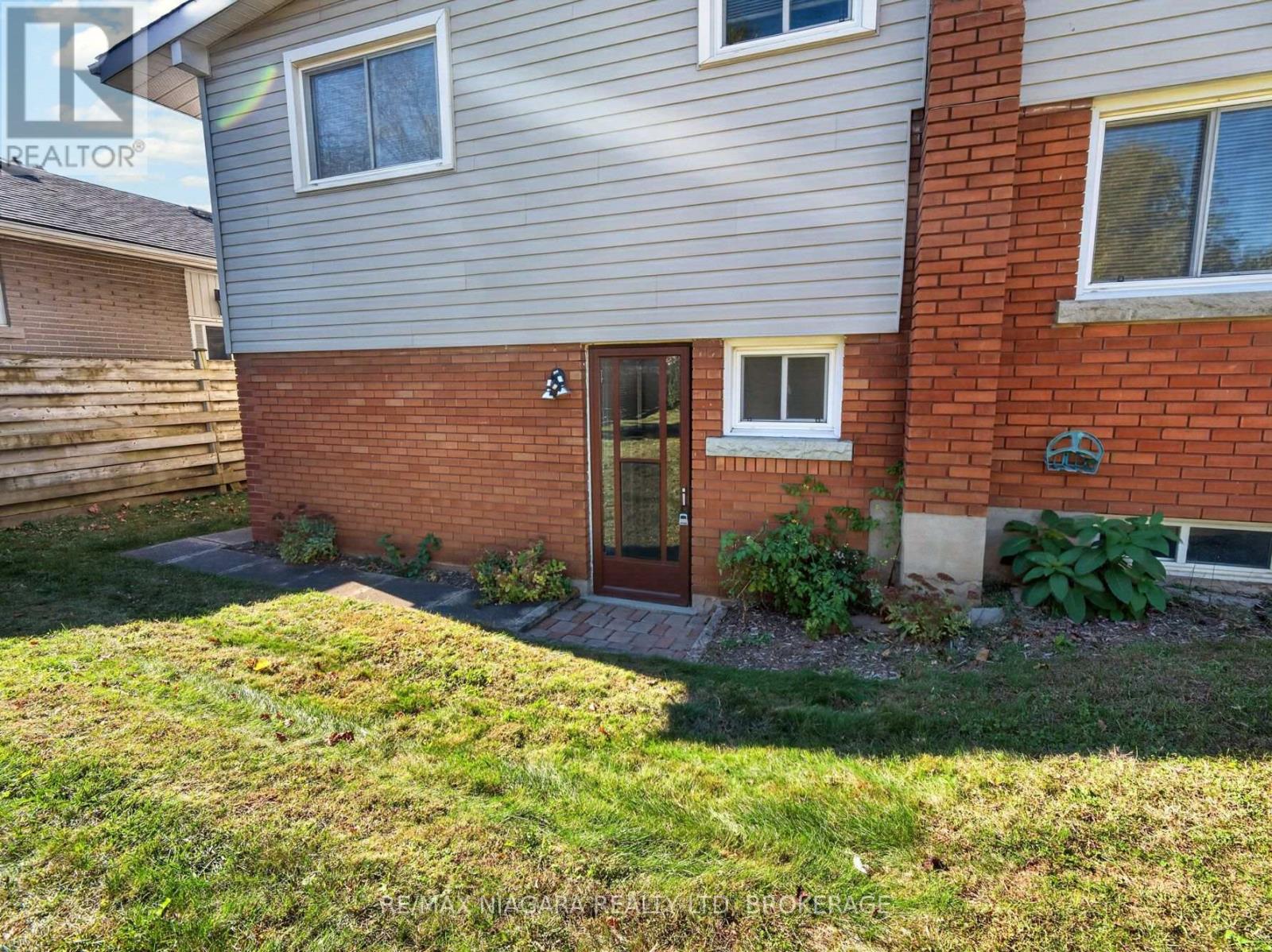 4534 Pettit Avenue, Niagara Falls, Ontario  L2E 6L2 - Photo 27 - X14108496