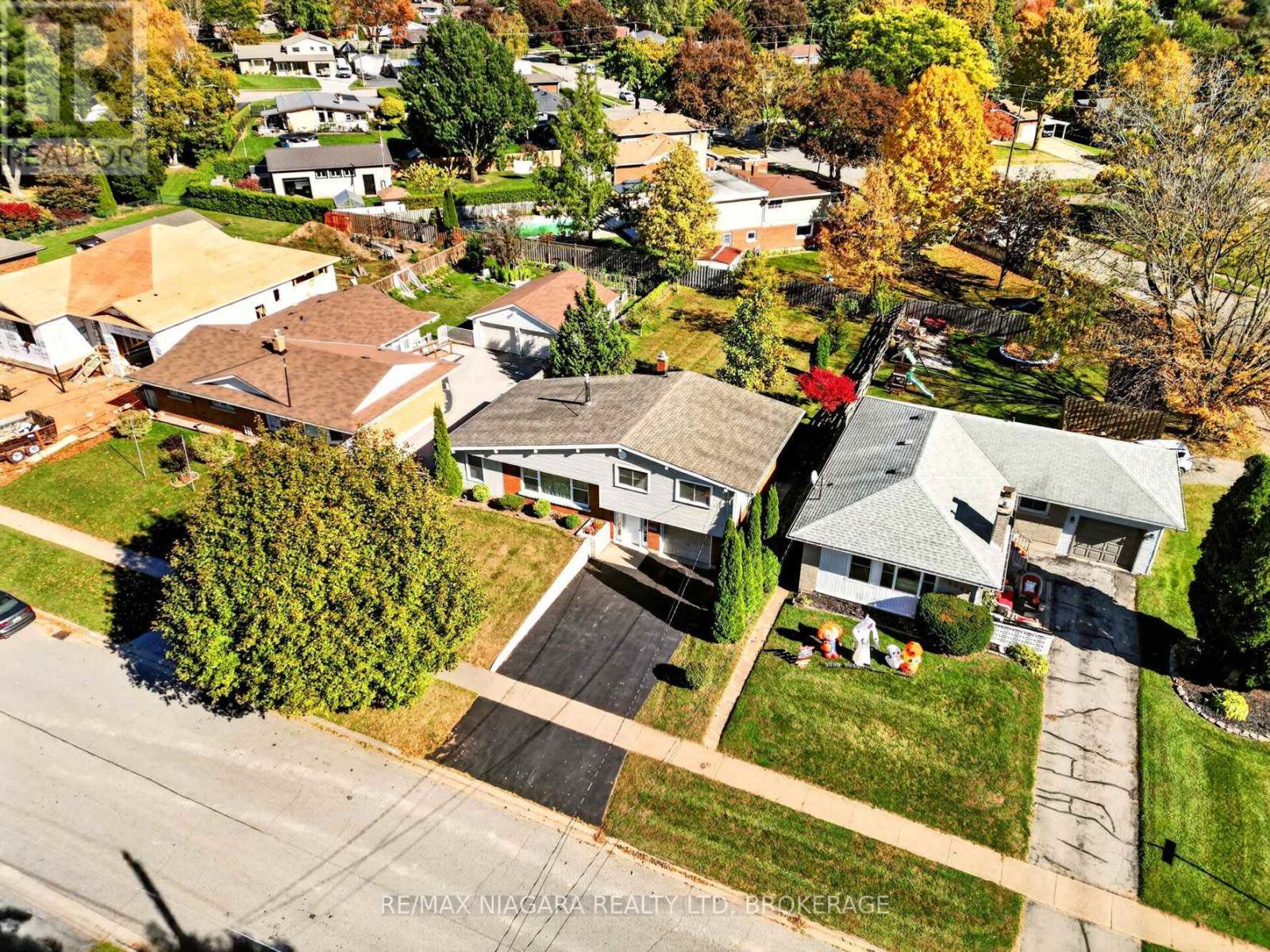 4534 Pettit Avenue, Niagara Falls, Ontario  L2E 6L2 - Photo 4 - X14108496