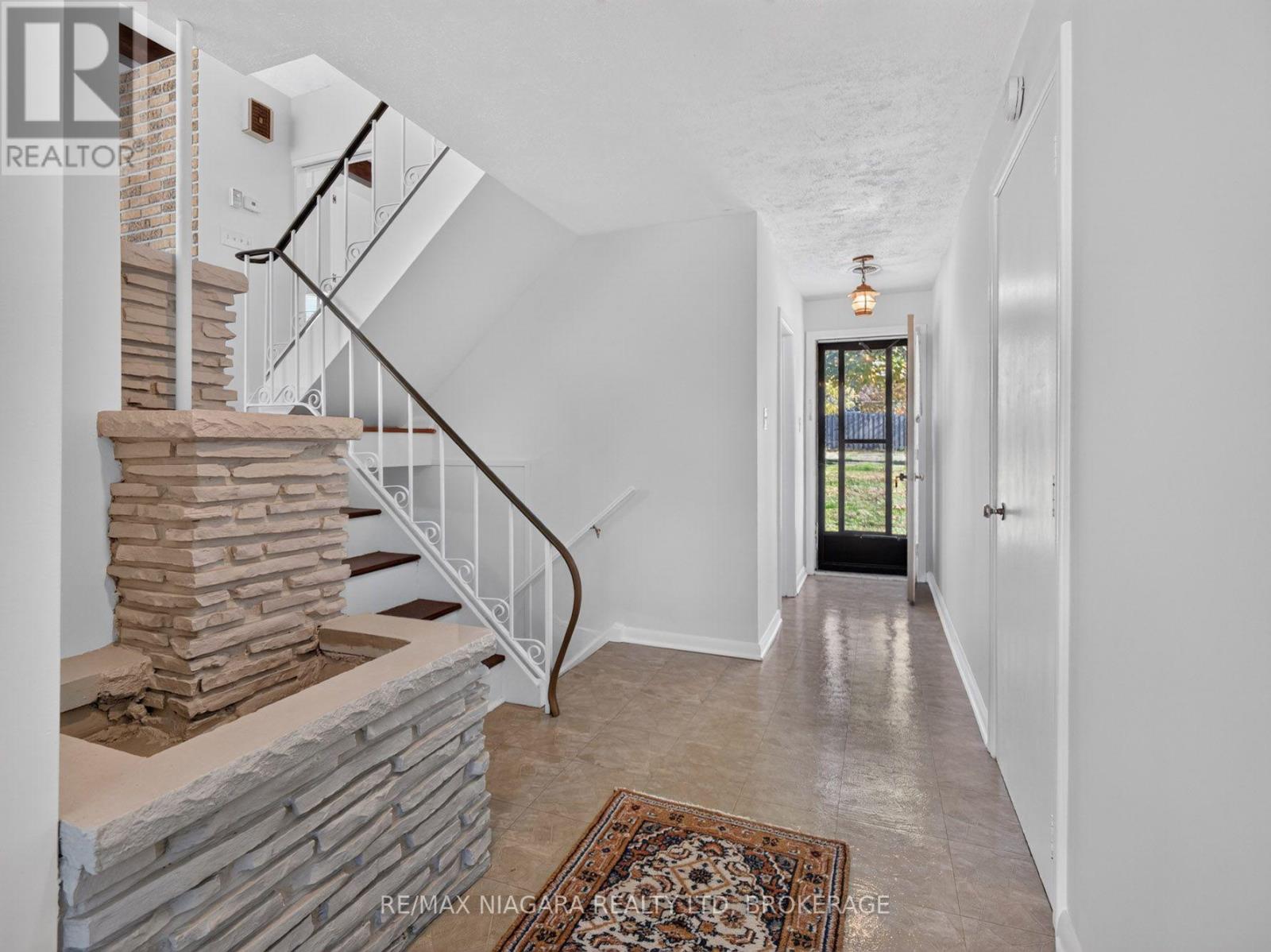 4534 Pettit Avenue, Niagara Falls, Ontario  L2E 6L2 - Photo 6 - X14108496