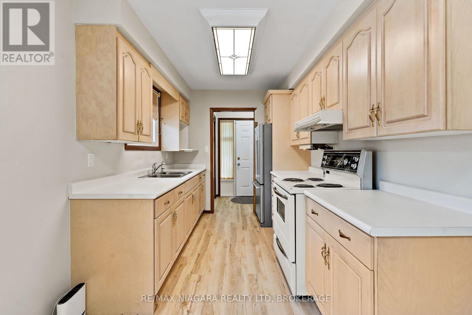 476 Scott Street, St. Catharines, Ontario  L2M 3X2 - Photo 13 - X14108734