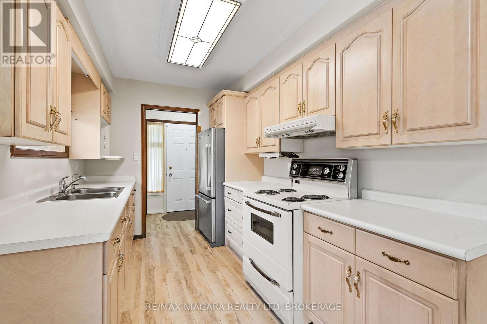 476 Scott Street, St. Catharines, Ontario  L2M 3X2 - Photo 14 - X14108734