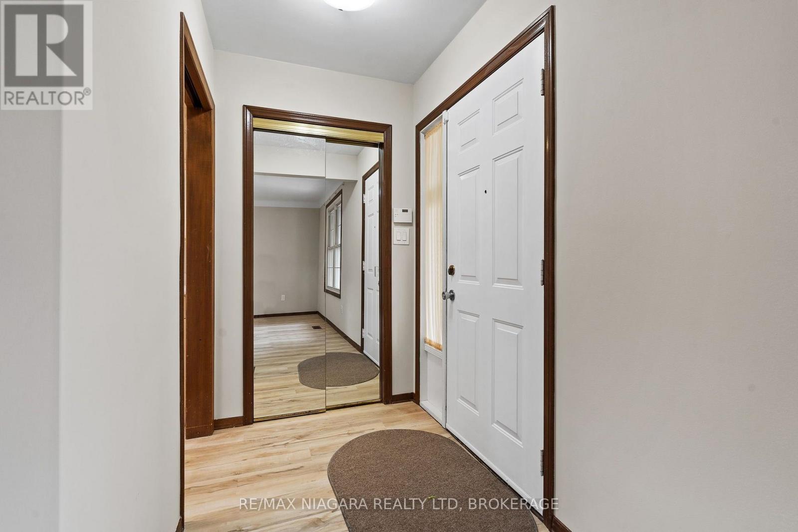 476 Scott Street, St. Catharines, Ontario  L2M 3X2 - Photo 4 - X14108734