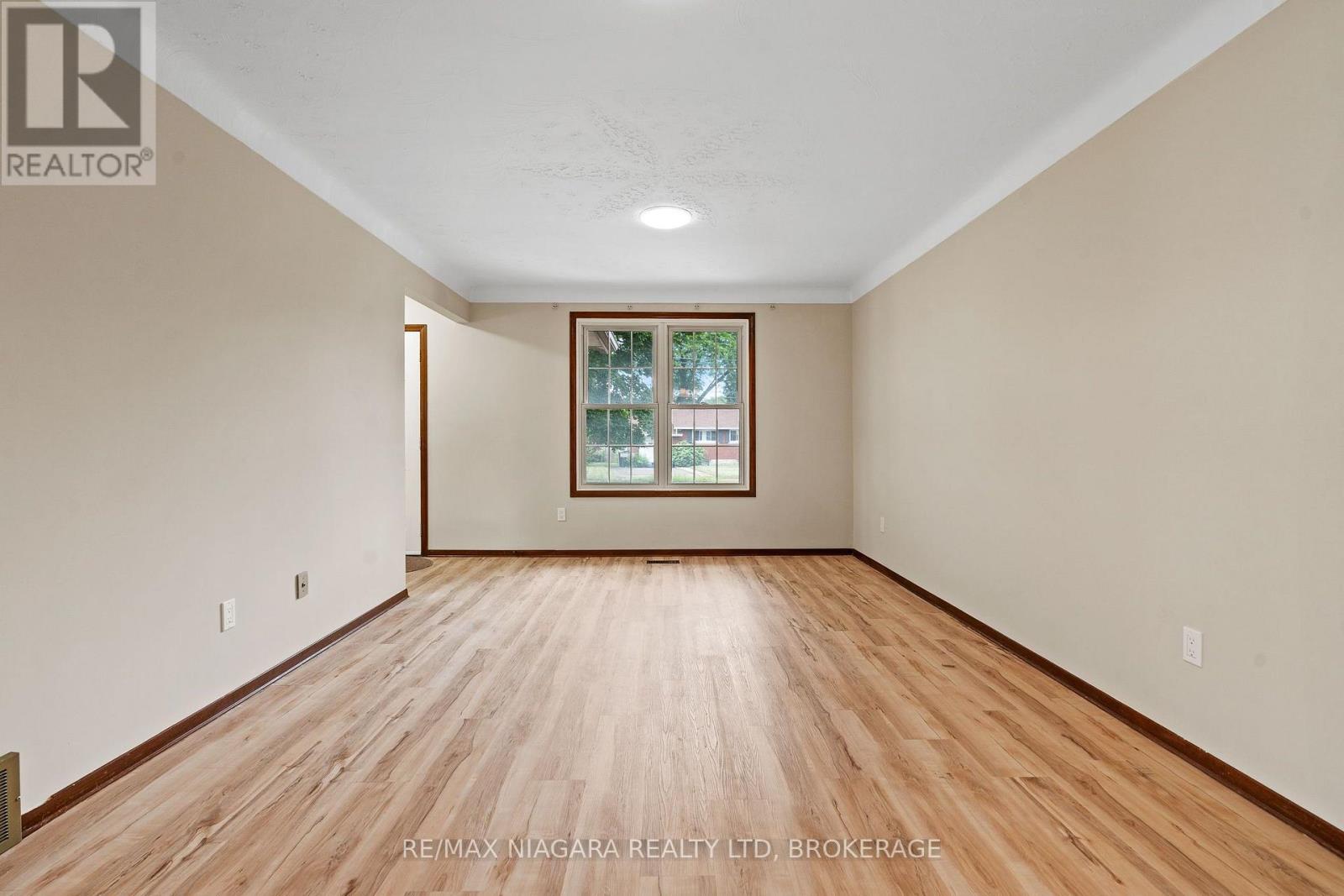 476 Scott Street, St. Catharines, Ontario  L2M 3X2 - Photo 8 - X14108734