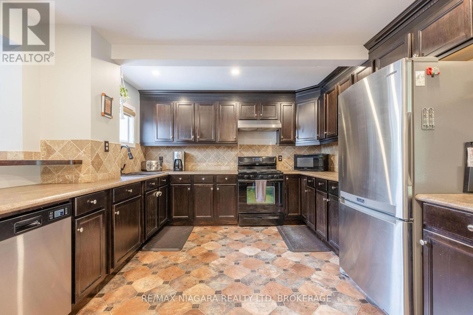 93 First Street, Welland, Ontario  L3B 4R8 - Photo 8 - X14109022