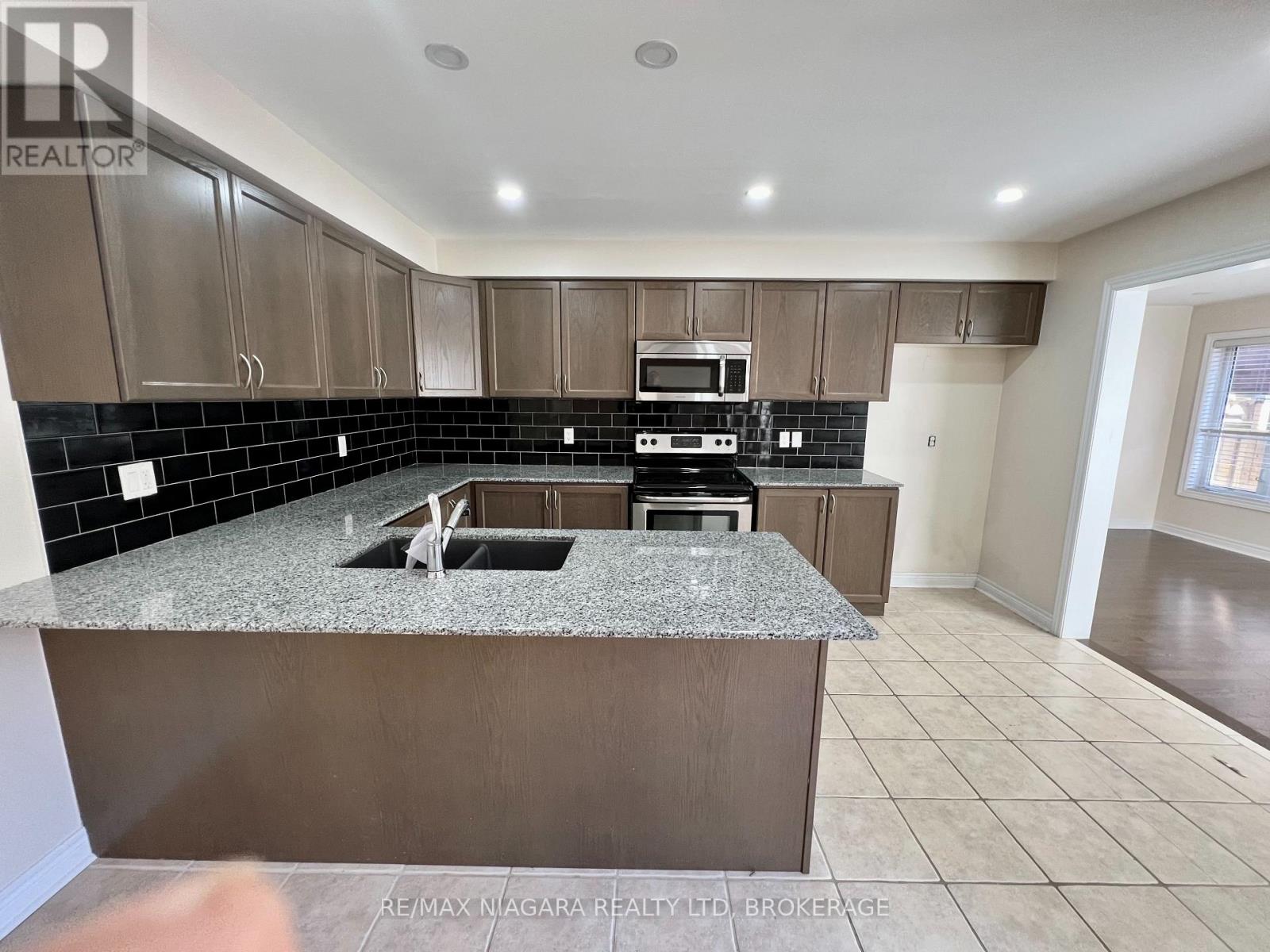 11 Keith Crescent, St. Catharines, Ontario  L0S 1J0 - Photo 9 - X14109244