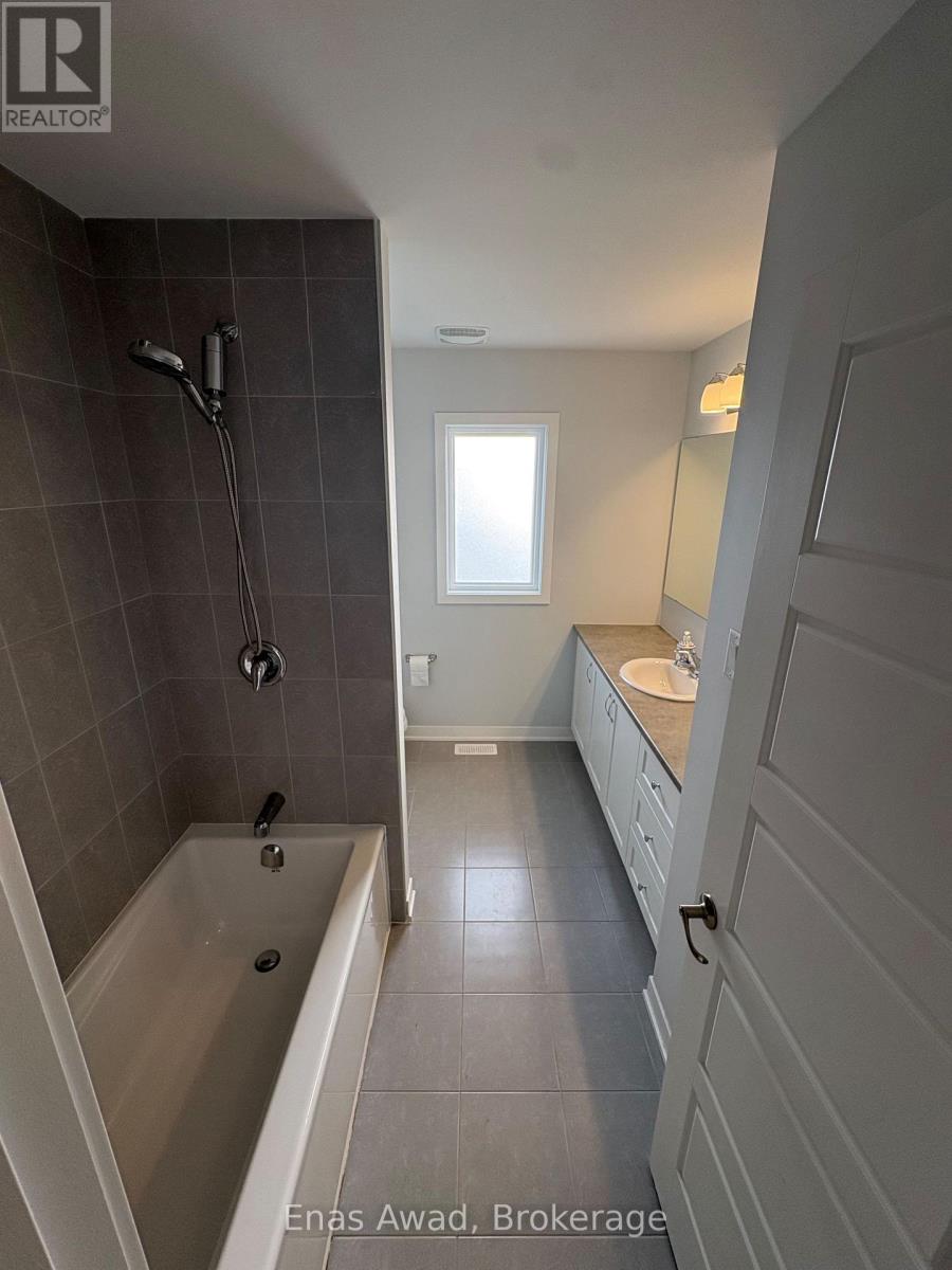 100 Robert Perry Street, North Grenville, Ontario  K0G 1J0 - Photo 11 - X14109268