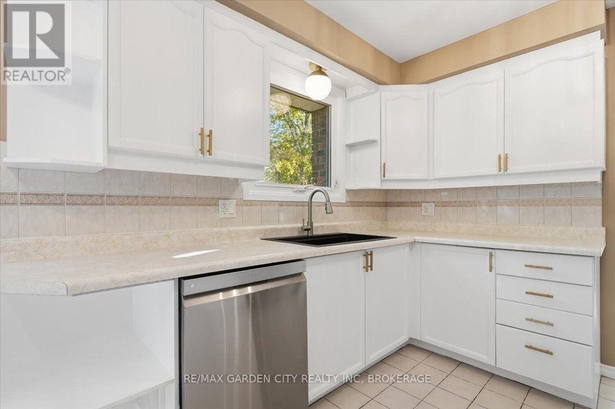 19 Berkhout Terrace, Pelham, Ontario  L3E 0H3 - Photo 10 - X14110866
