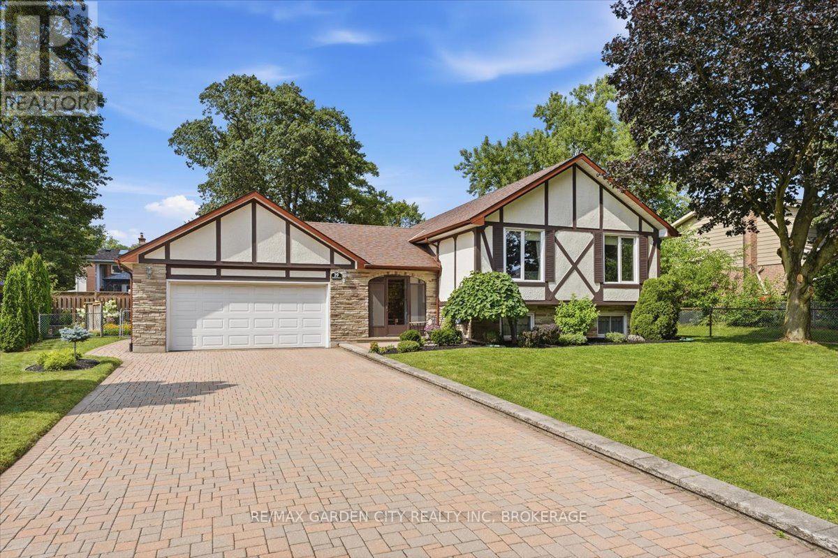 19 Berkhout Terrace, Pelham, Ontario  L3E 0H3 - Photo 2 - X14110866