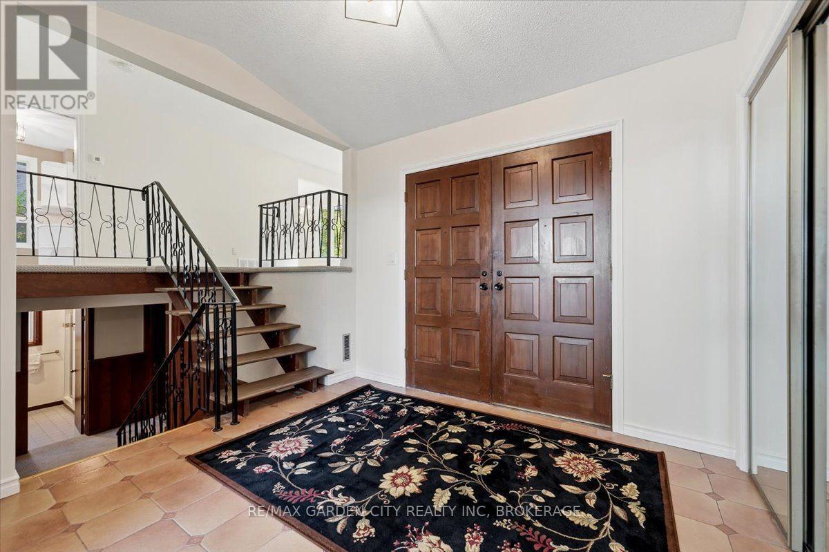 19 Berkhout Terrace, Pelham, Ontario  L3E 0H3 - Photo 5 - X14110866