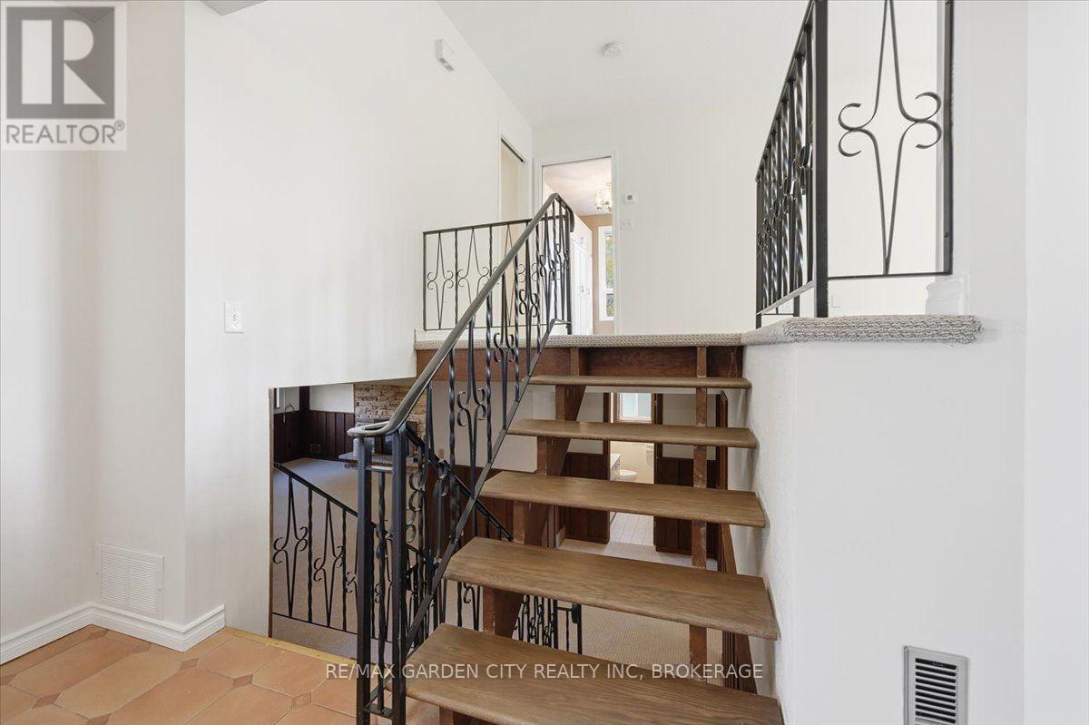 19 Berkhout Terrace, Pelham, Ontario  L3E 0H3 - Photo 6 - X14110866