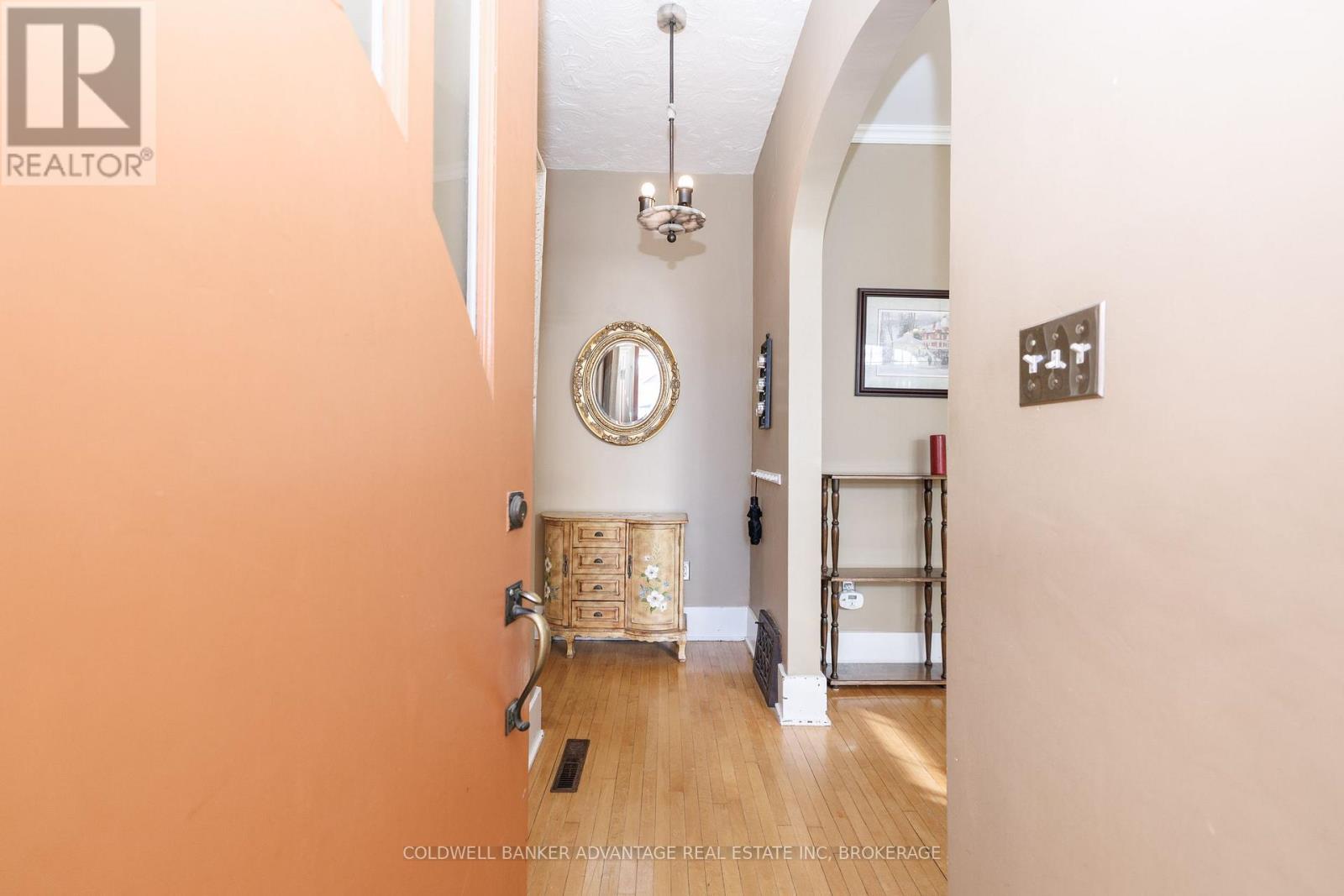 104 Bald Street, Welland, Ontario  L3C 5C3 - Photo 3 - X14112164