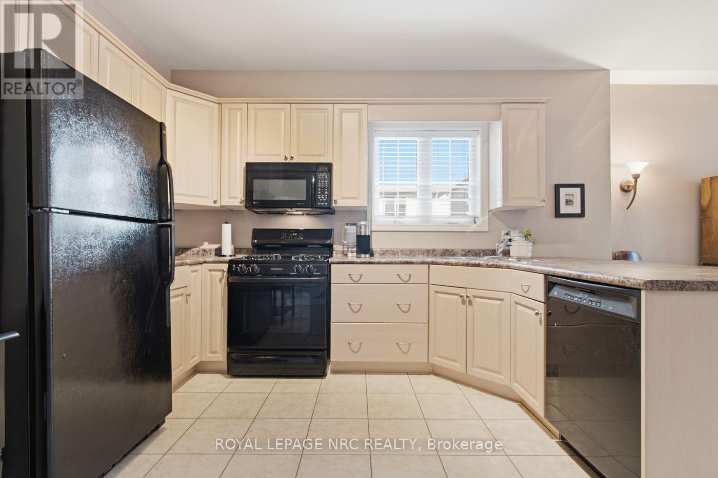 8142 Costabile Drive, Niagara Falls, Ontario  L2H 3M3 - Photo 12 - X14112288