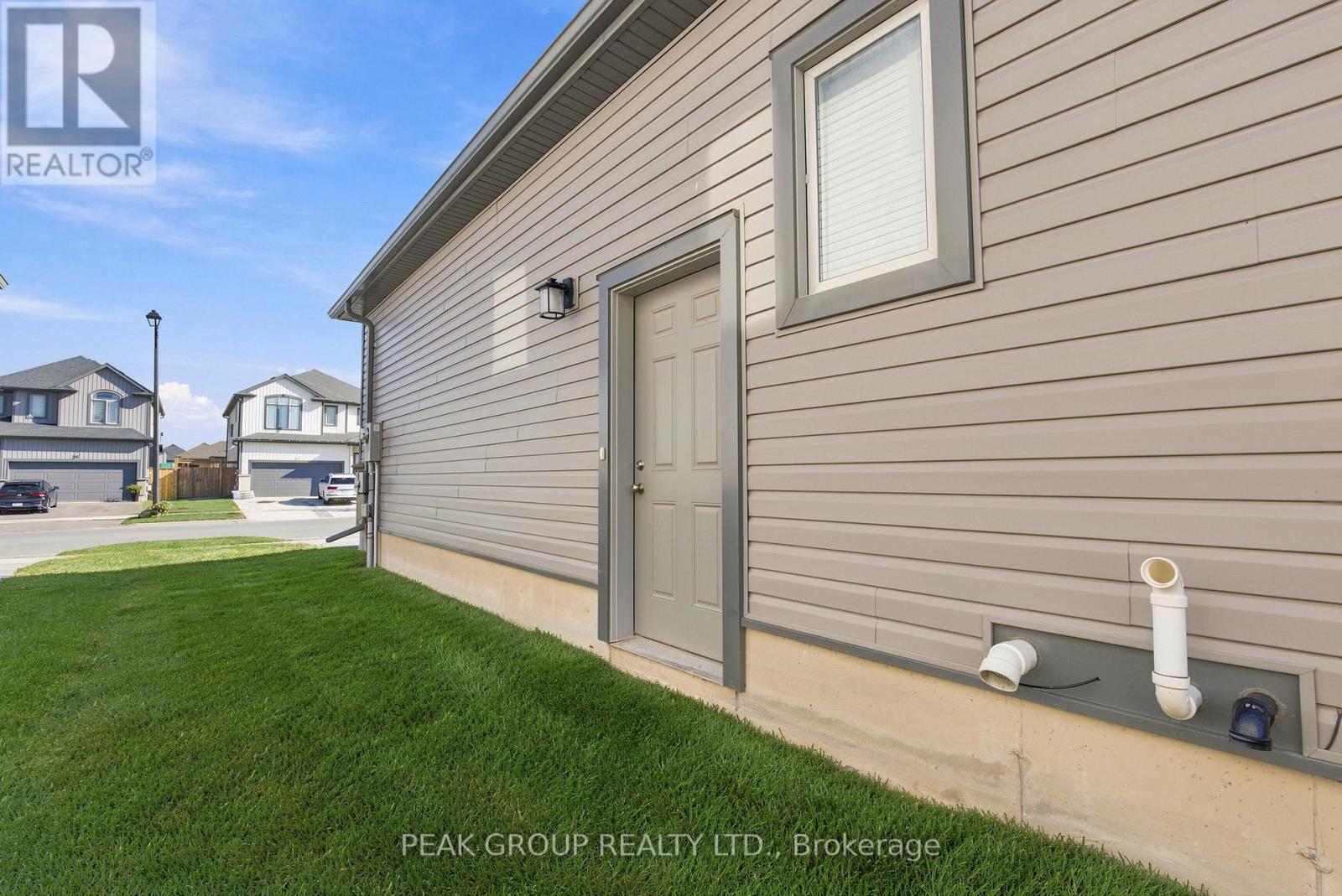 2 - 21 Barker Parkway, Thorold, Ontario  L2V 0B7 - Photo 2 - X14112300