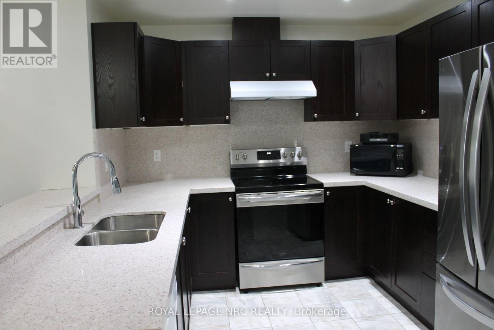 301 - 16 Sullivan Avenue, Thorold, Ontario  L2V 2Y2 - Photo 4 - X14113906