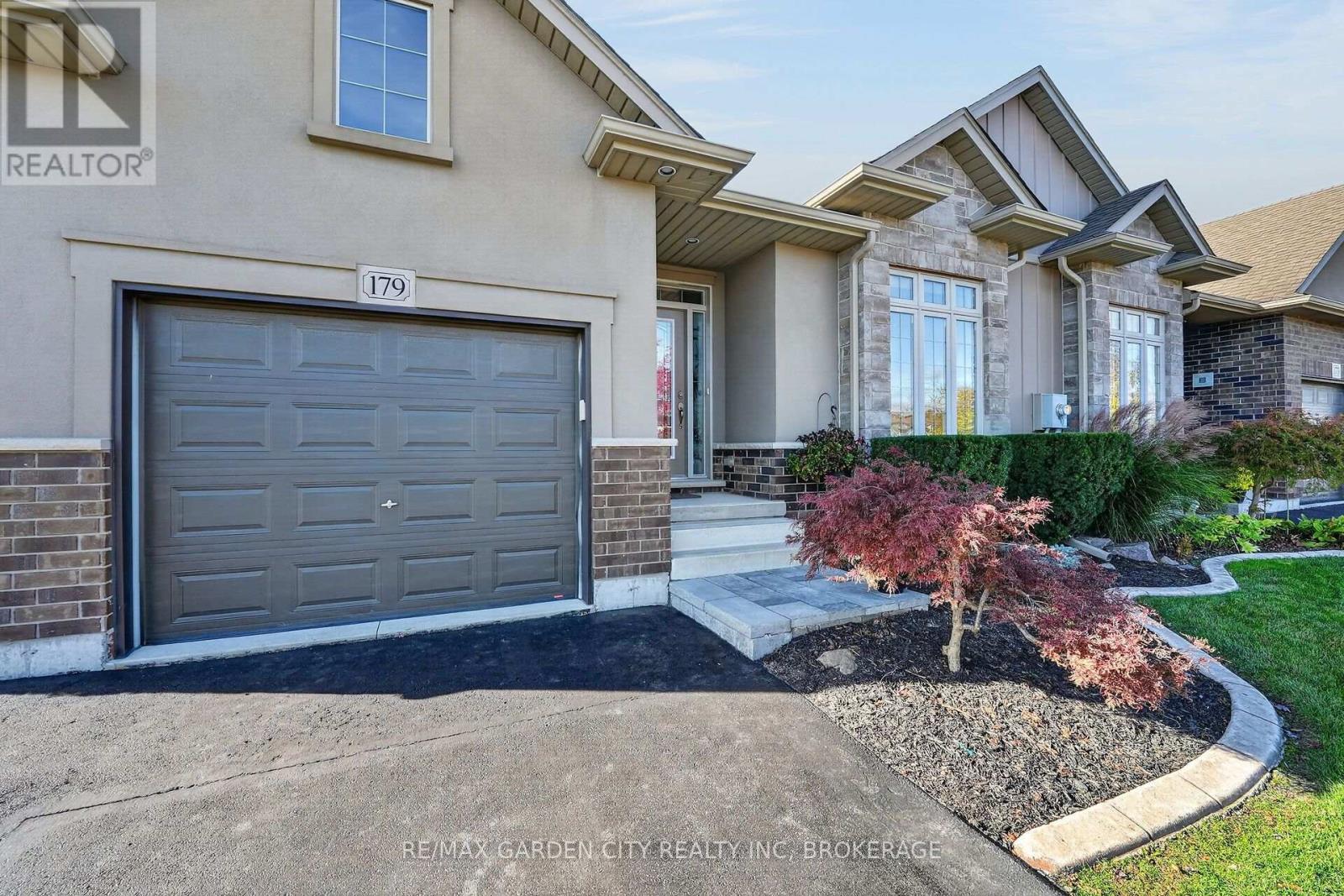 179 Falcon Drive, Welland, Ontario  L3C 0B2 - Photo 2 - X14114012