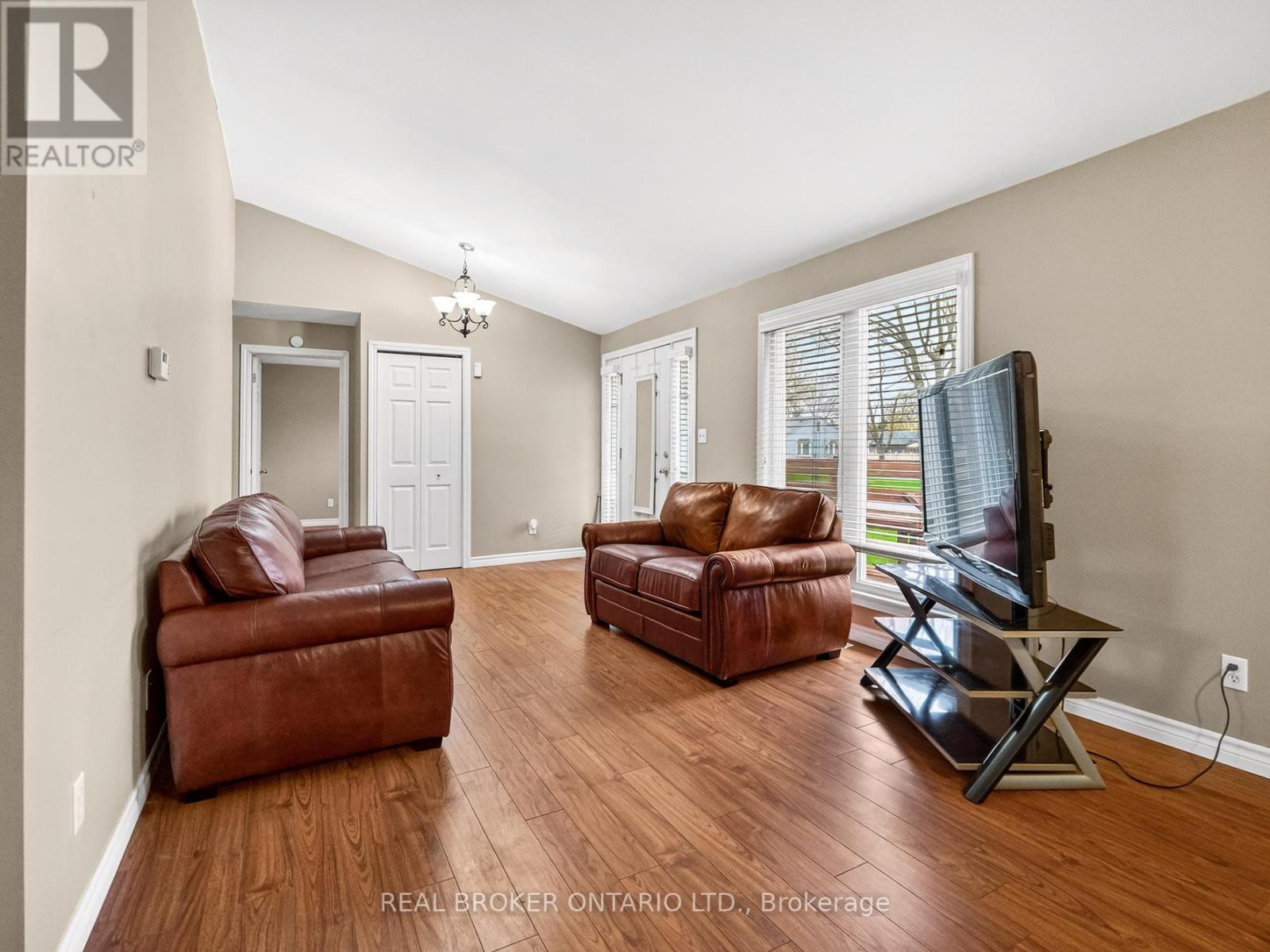 3176 Evadere Avenue N, Fort Erie, Ontario  L0S 1N0 - Photo 2 - X14113148