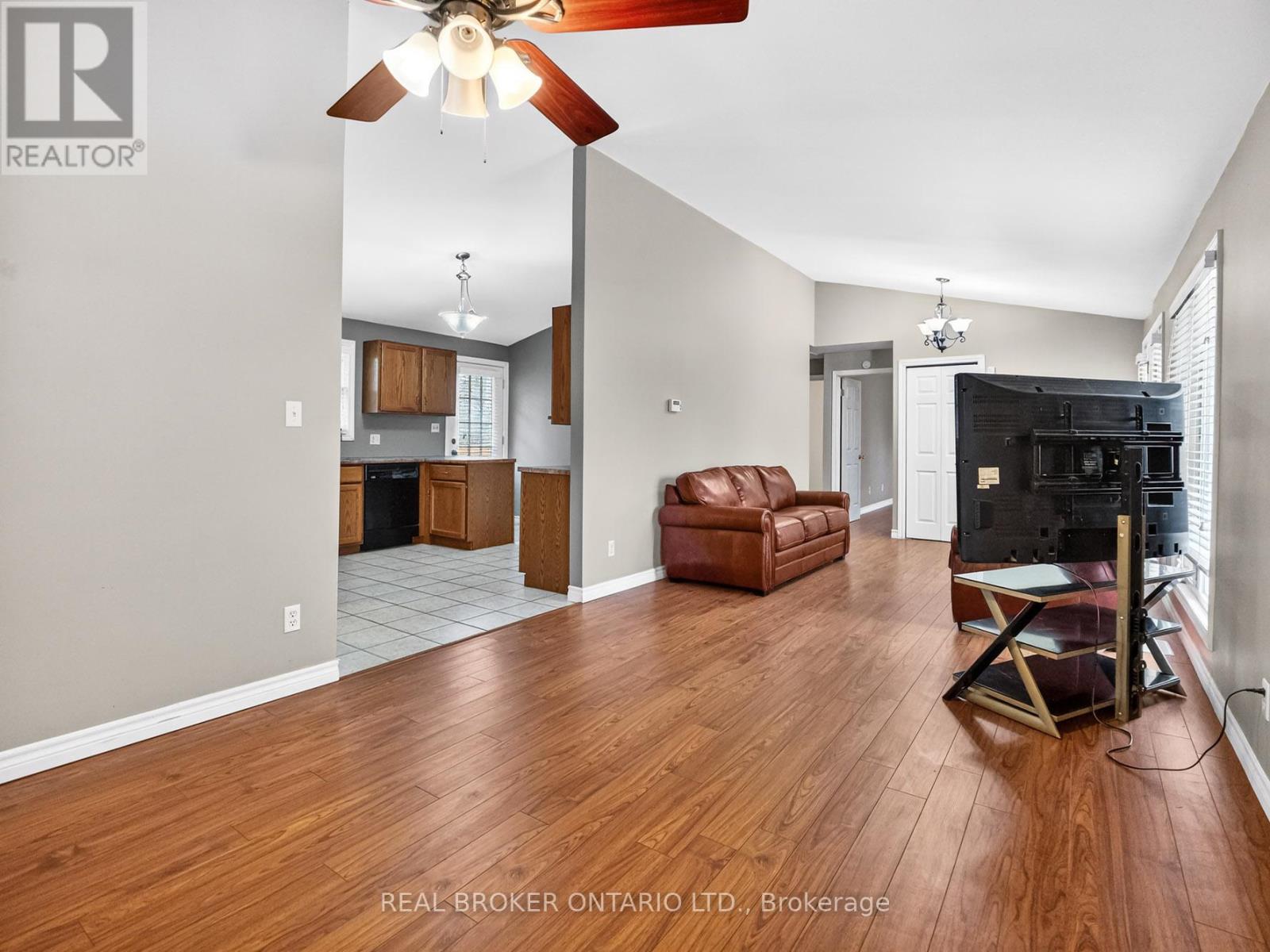 3176 Evadere Avenue N, Fort Erie, Ontario  L0S 1N0 - Photo 3 - X14113148